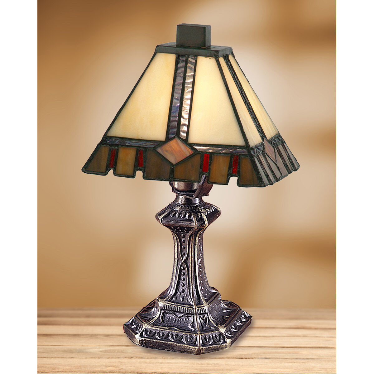 Dale Tiffany Castle Cut Accent Table Lamp