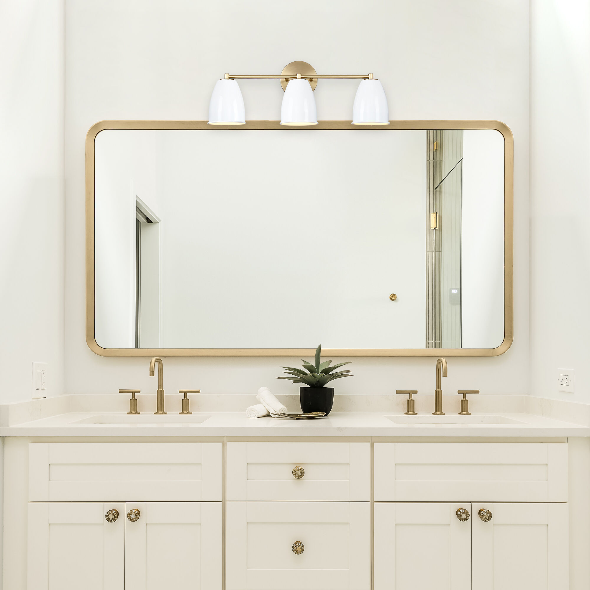 Gold bathroom vanity light online