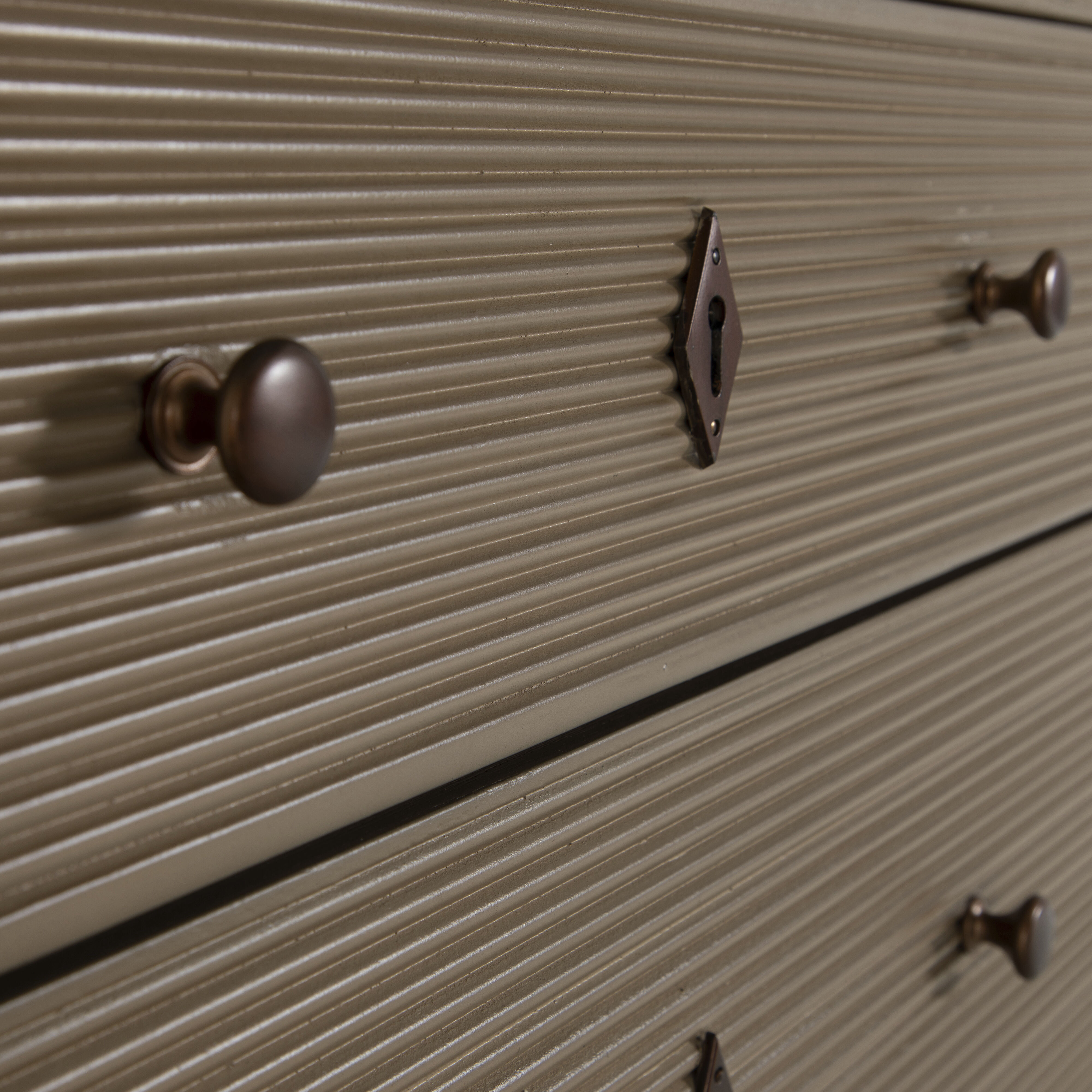 Linnea Blonde Natural / Antique Bronze Dresser