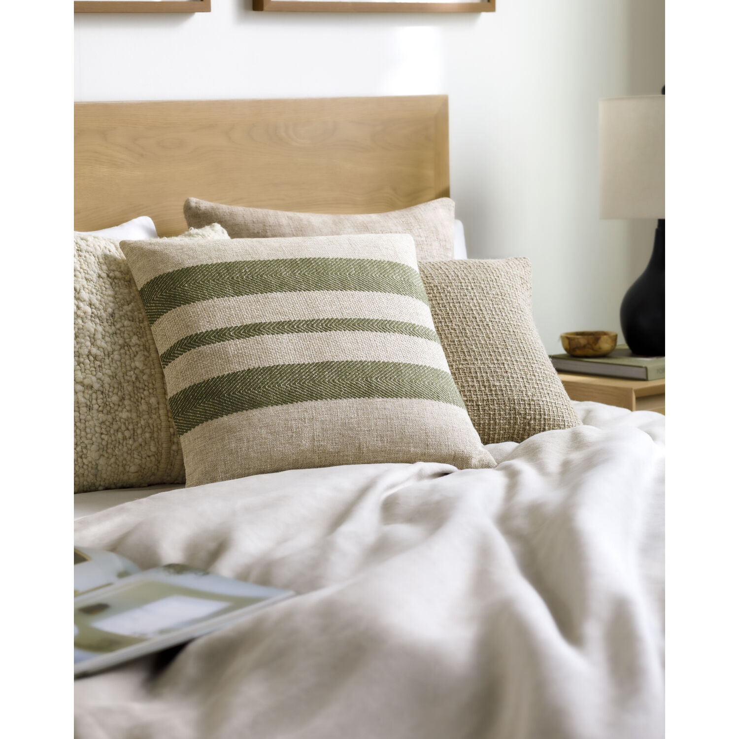 Mobley 18 X 18 inch Light Beige / Grass Green Accent Pillow