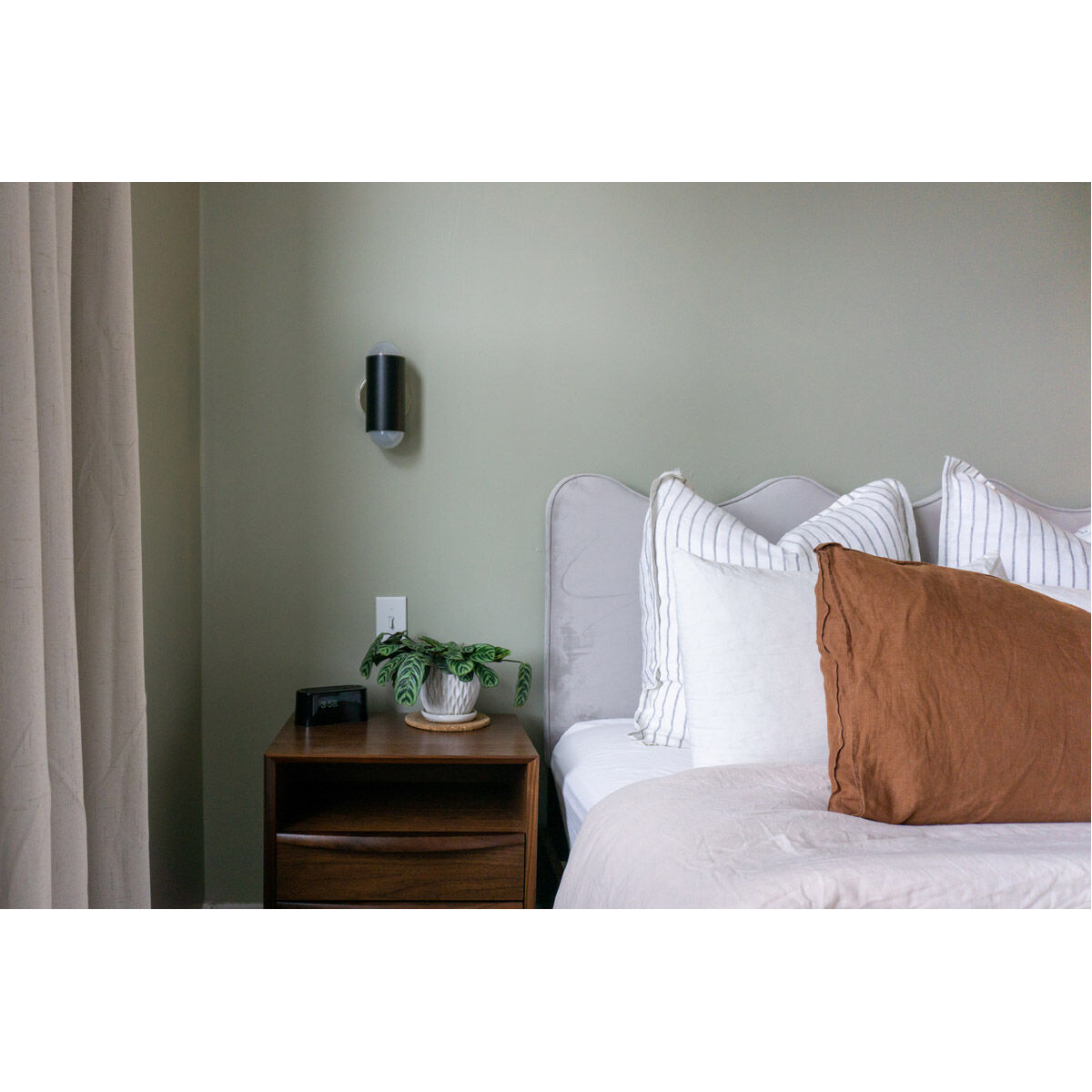 Kira 2 Light Polished Nickel/Soft Black Wall Sconce Wall Light