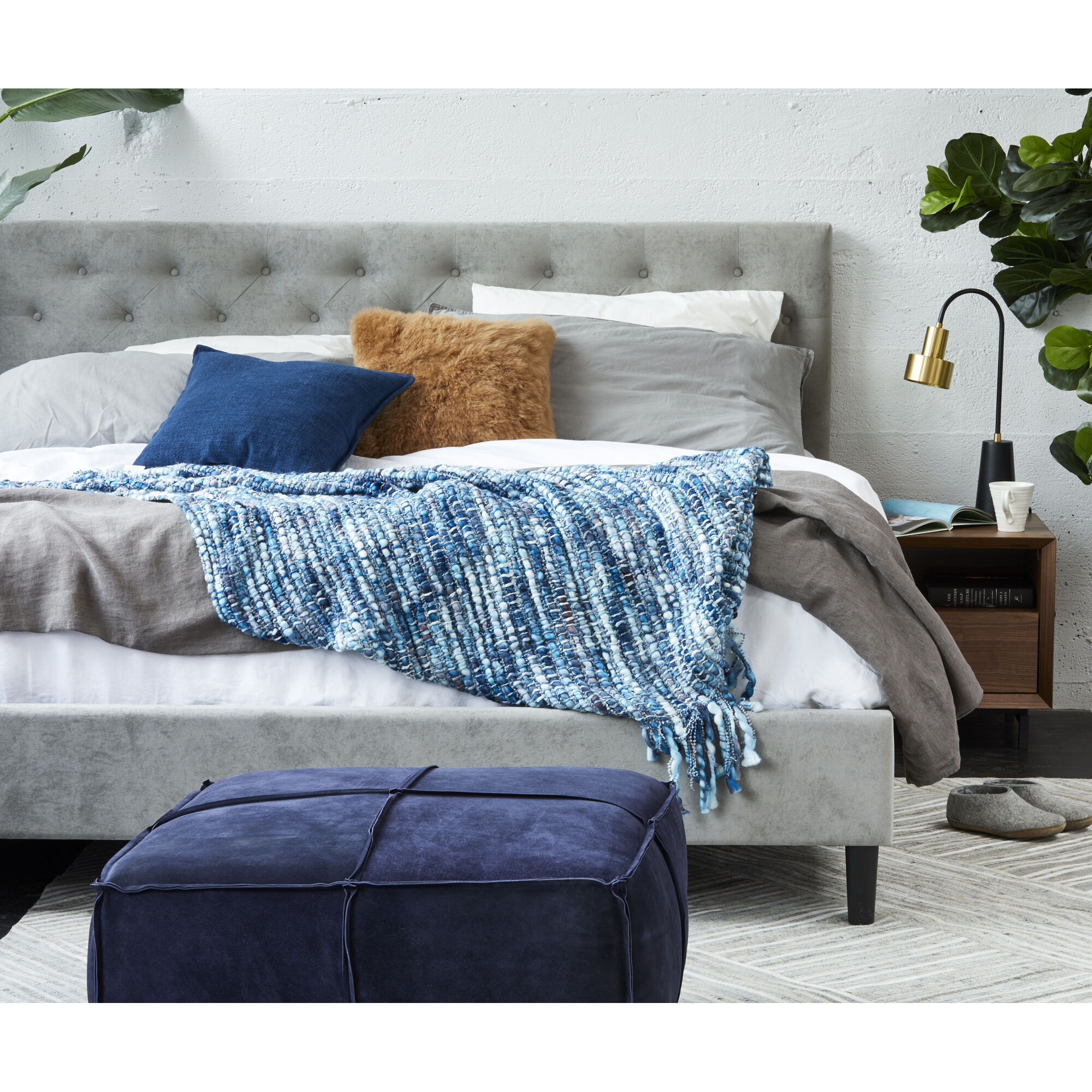 Xavier 21 inch 6.00 watt Gold Table Lamp Portable Light