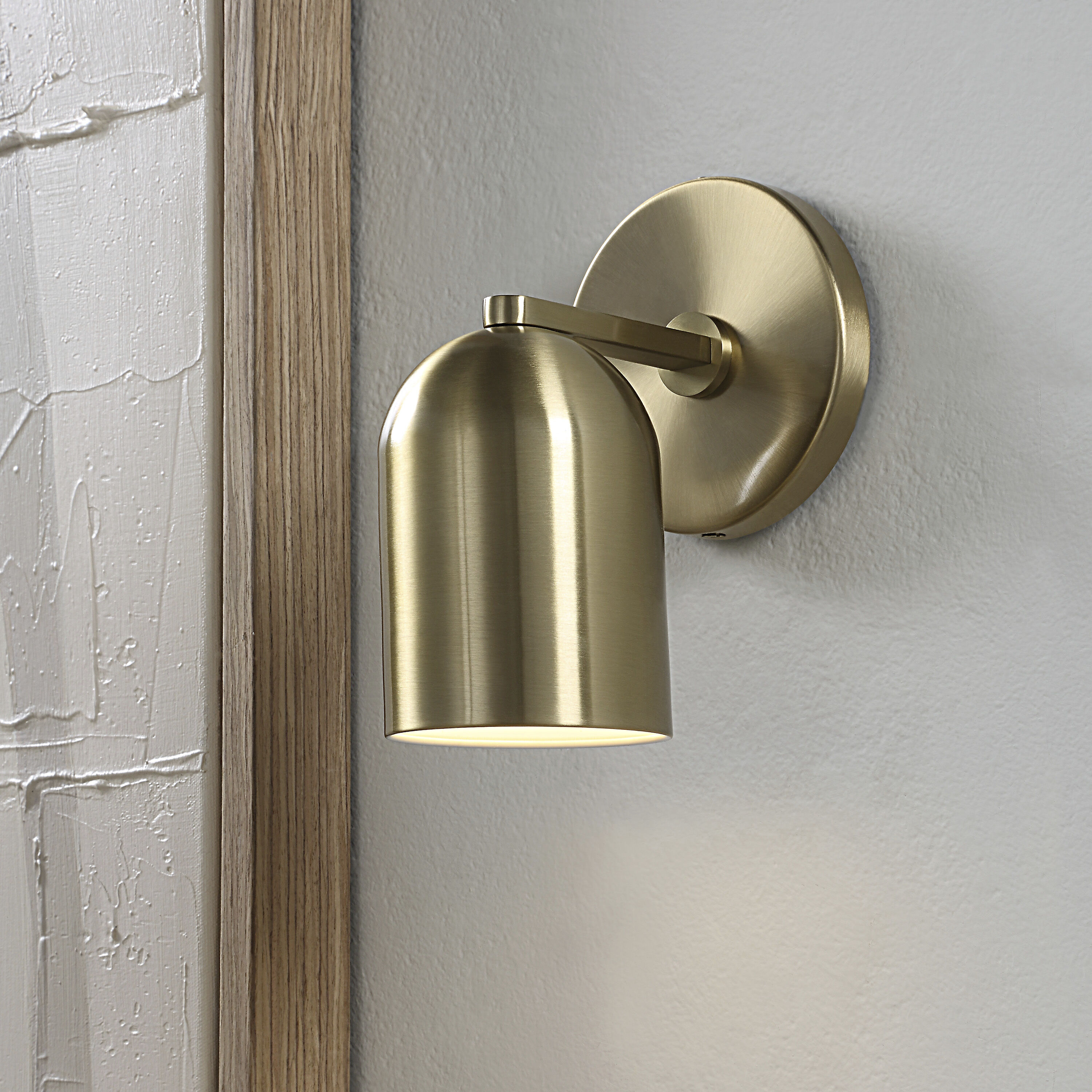 Vorona Wall Sconce Wall Light