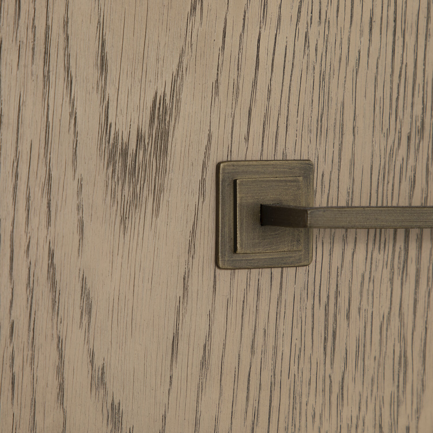 Jordan Blonde Natural / Brushed Bronze Dresser