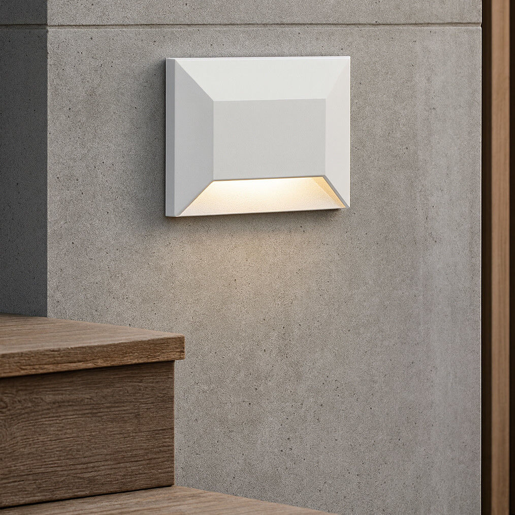 Nuvi 12v 1.90 watt Matte White Landscape Deck Sconce, Rectangular