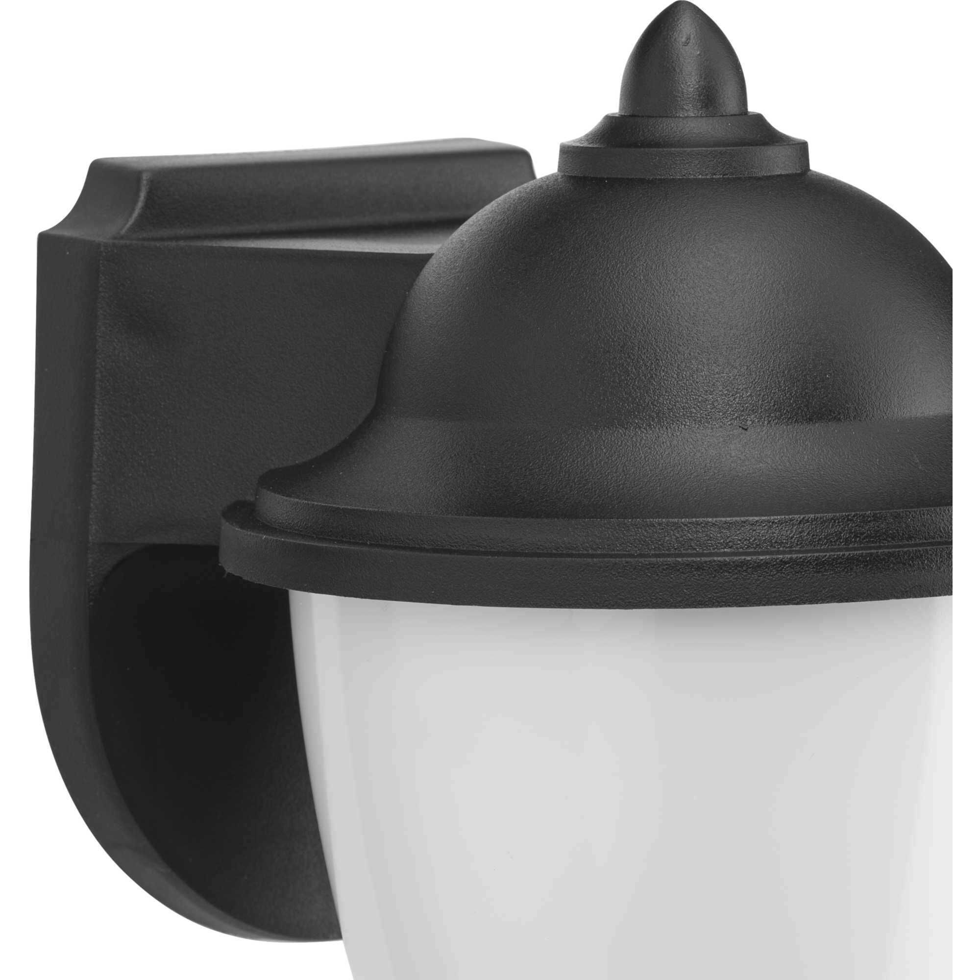 Polycarbonate Outdoor Outdoor Wall Lantern in Black