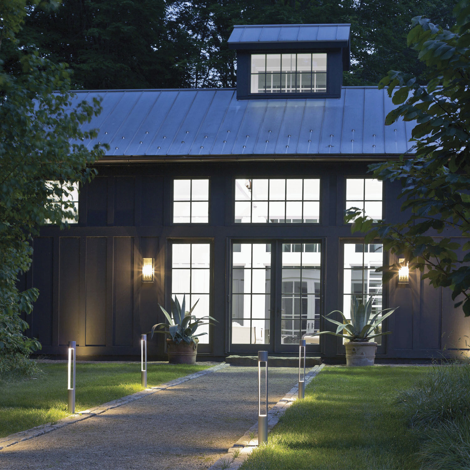 Atlantis 120v 8.00 watt Titanium Landscape Path Bollard, Square