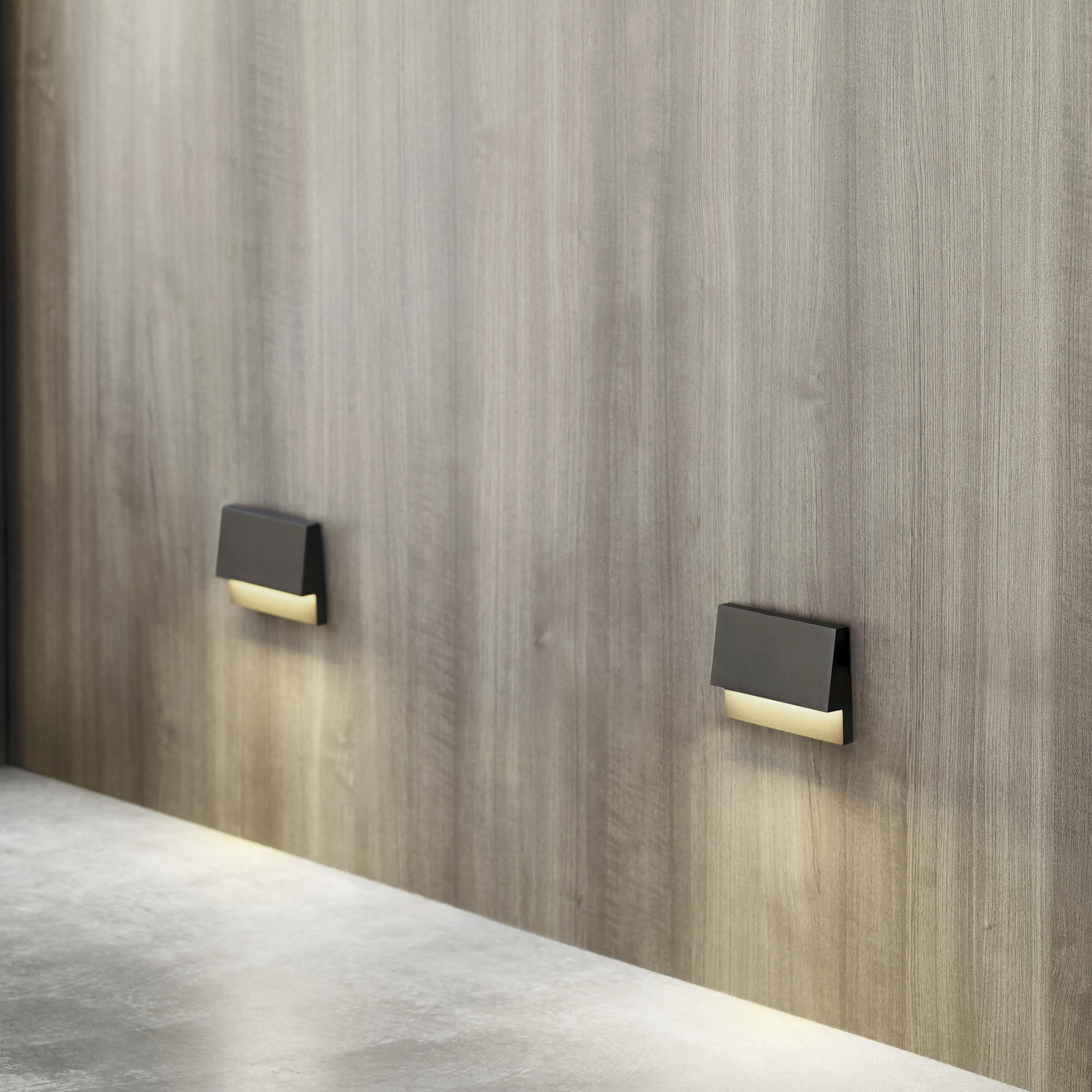 Sean Lavin Krysen 12 11.15 watt Bronze Outdoor Wall/Step Light in 12V, Integrated LED