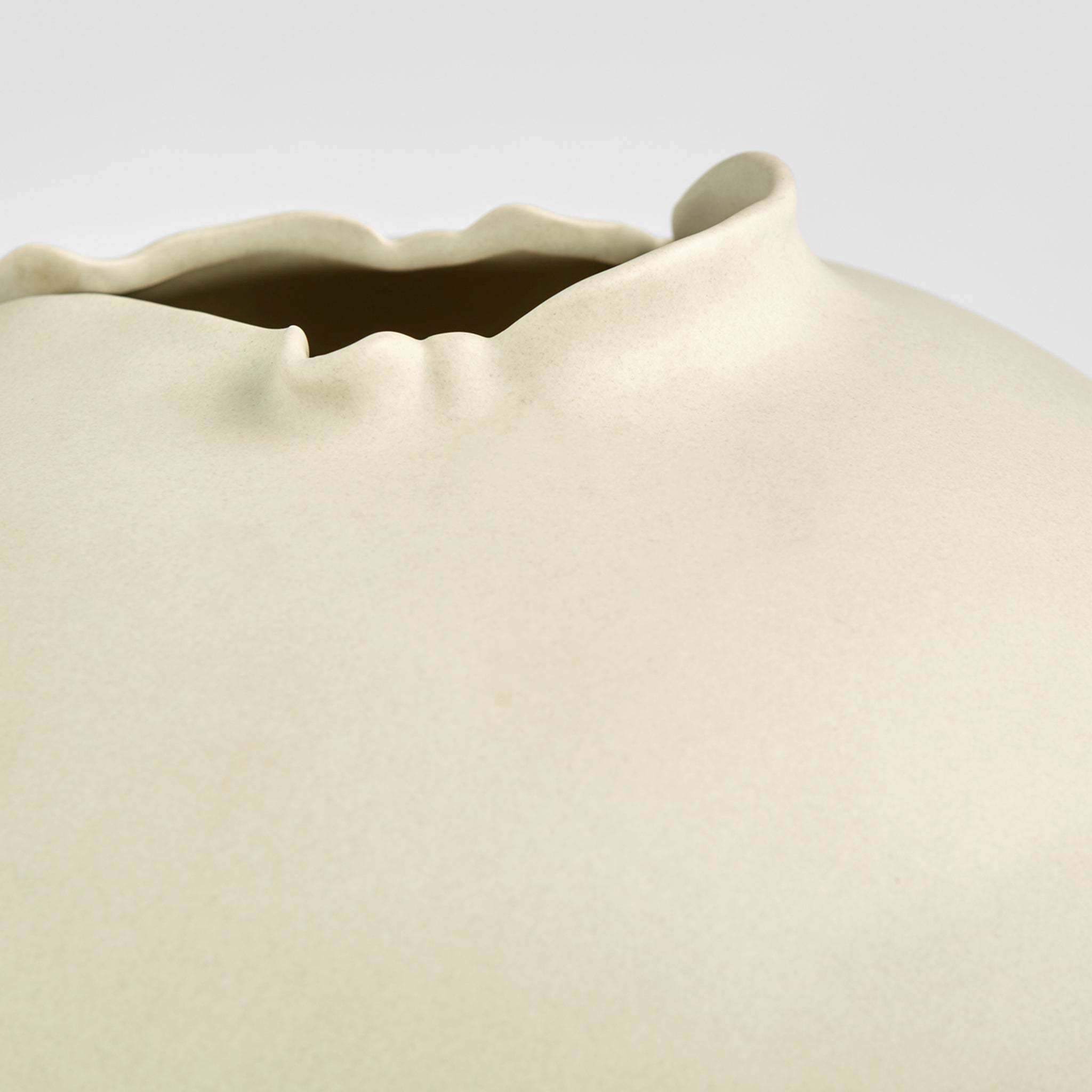 Tambora 10 X 6 inch Vase, Medium