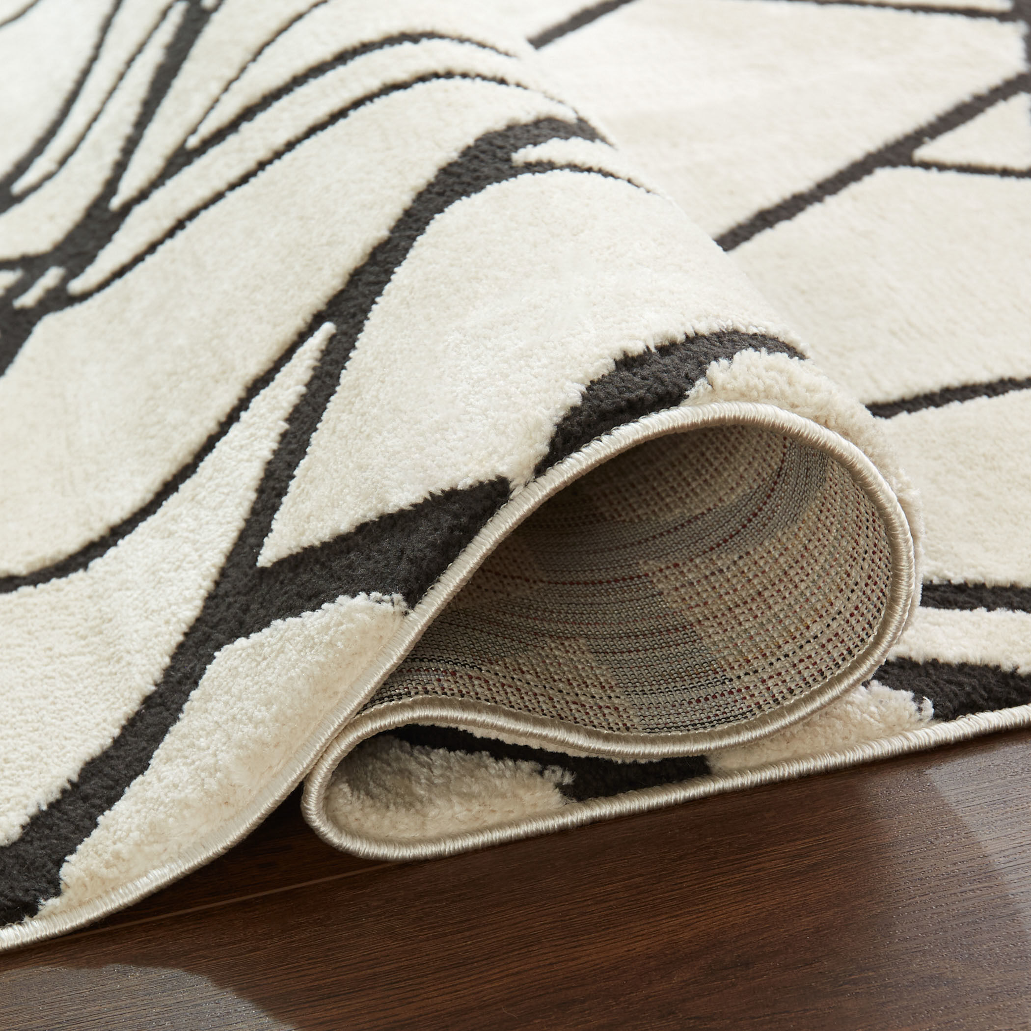 Optika 36 X 24 inch Black/White Rug in 2 x 3