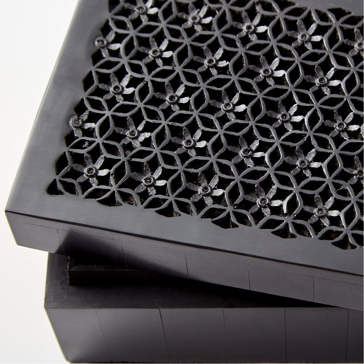 Magnolia Black Container, no.2