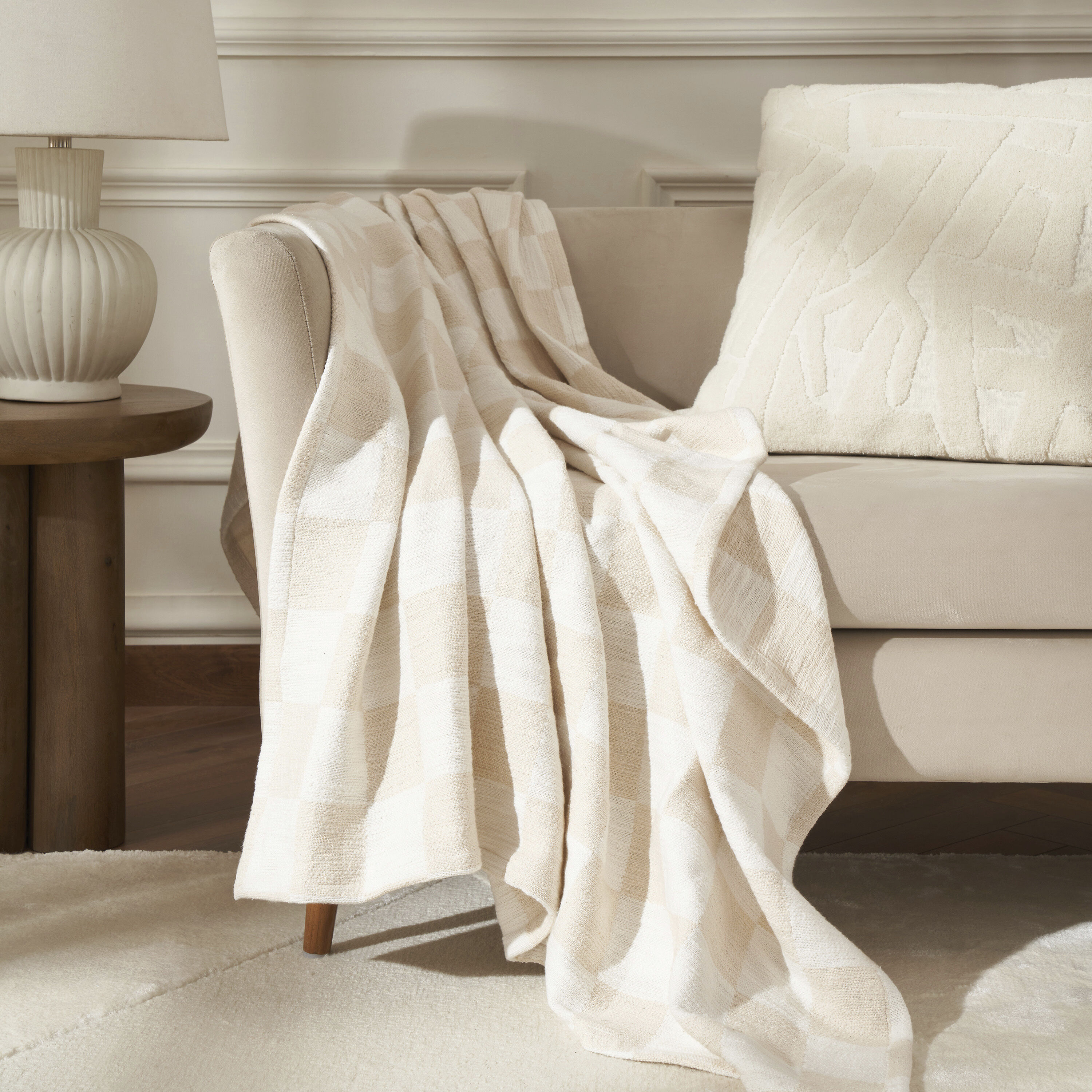 Grandi 50 inch Ivory and Cream Throw