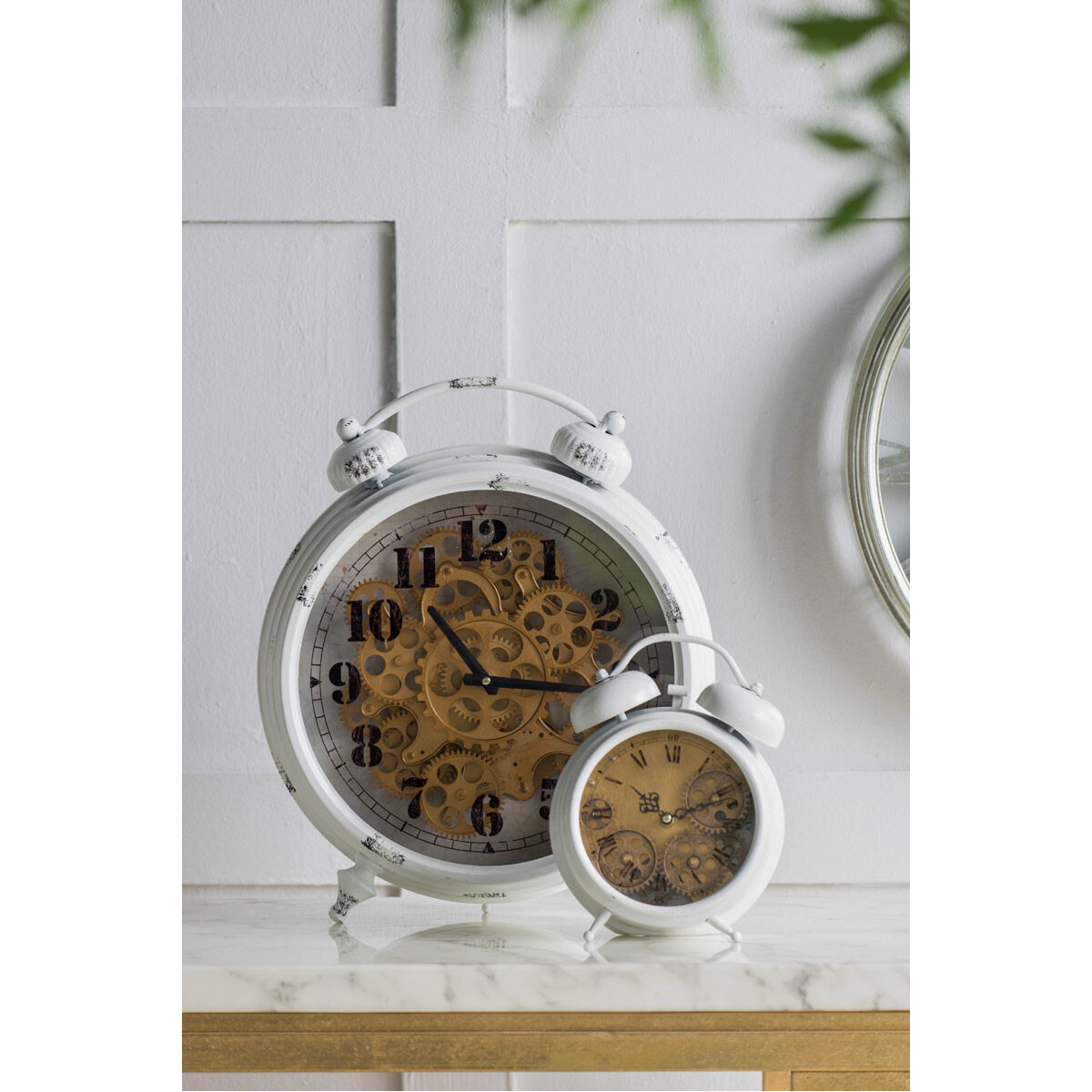 Classic 18.1 X 15.8 inch Table Clock