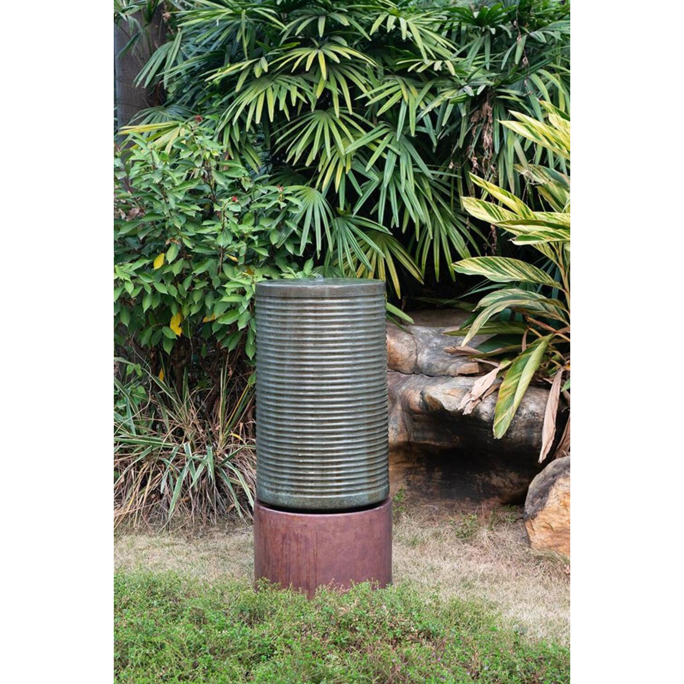 Zuri 18.1 X 18.1 inch Black/White Charger Plate