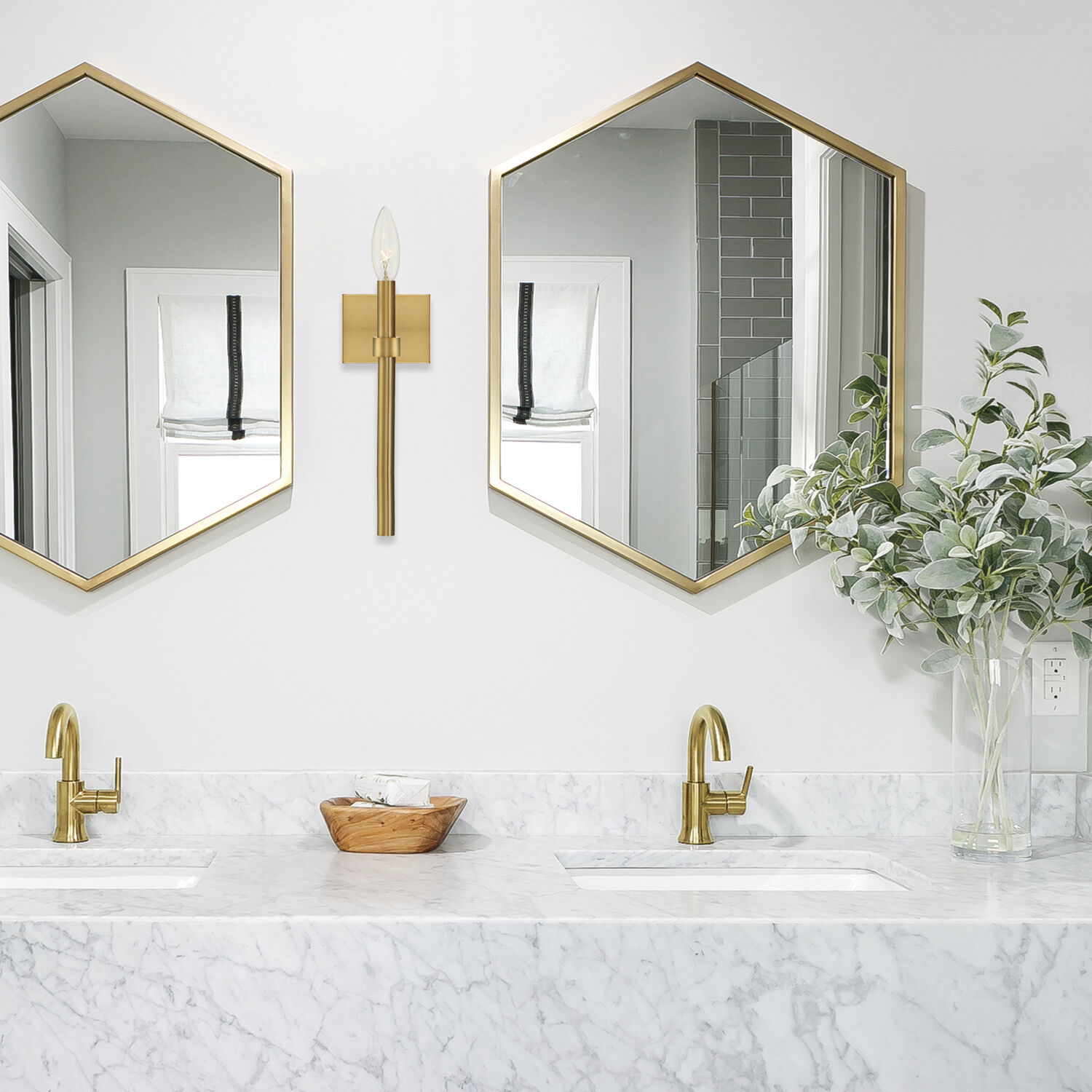 Englewood Sconce Wall Light in Gold