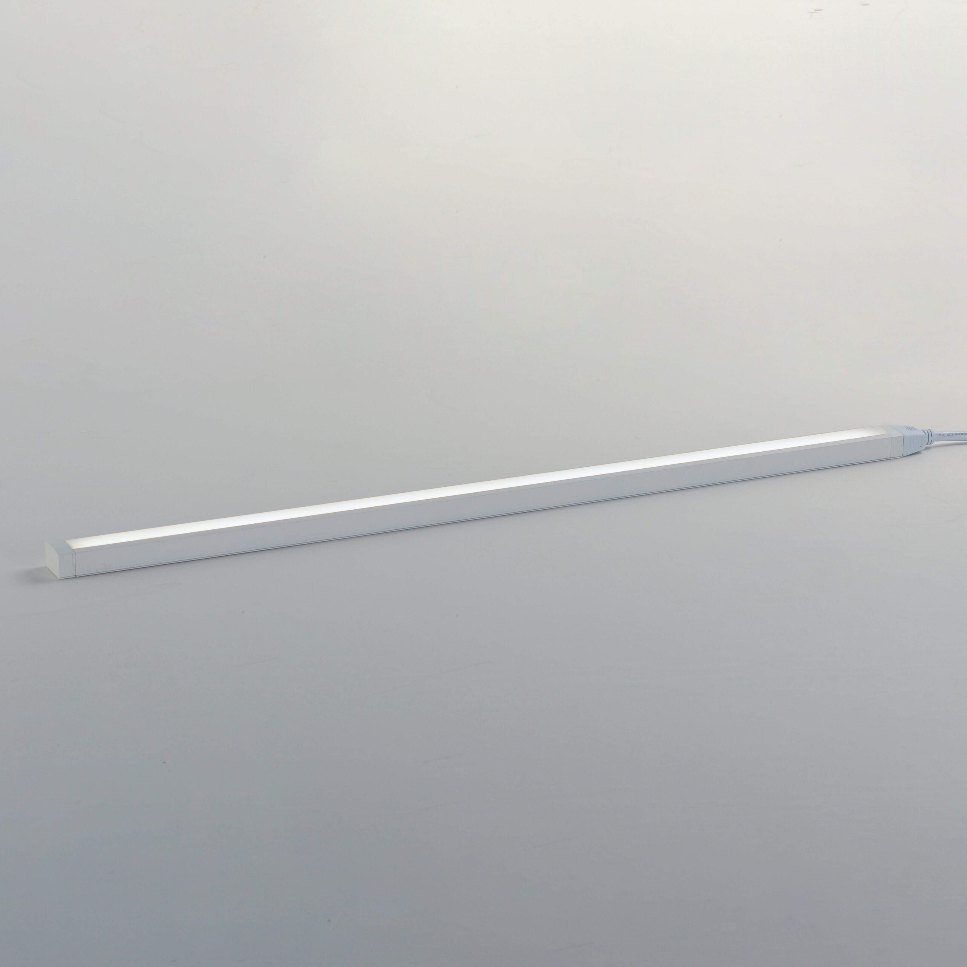 CounterMax 120V Slim Stick 120 LED 30 inch White Under Cabinet