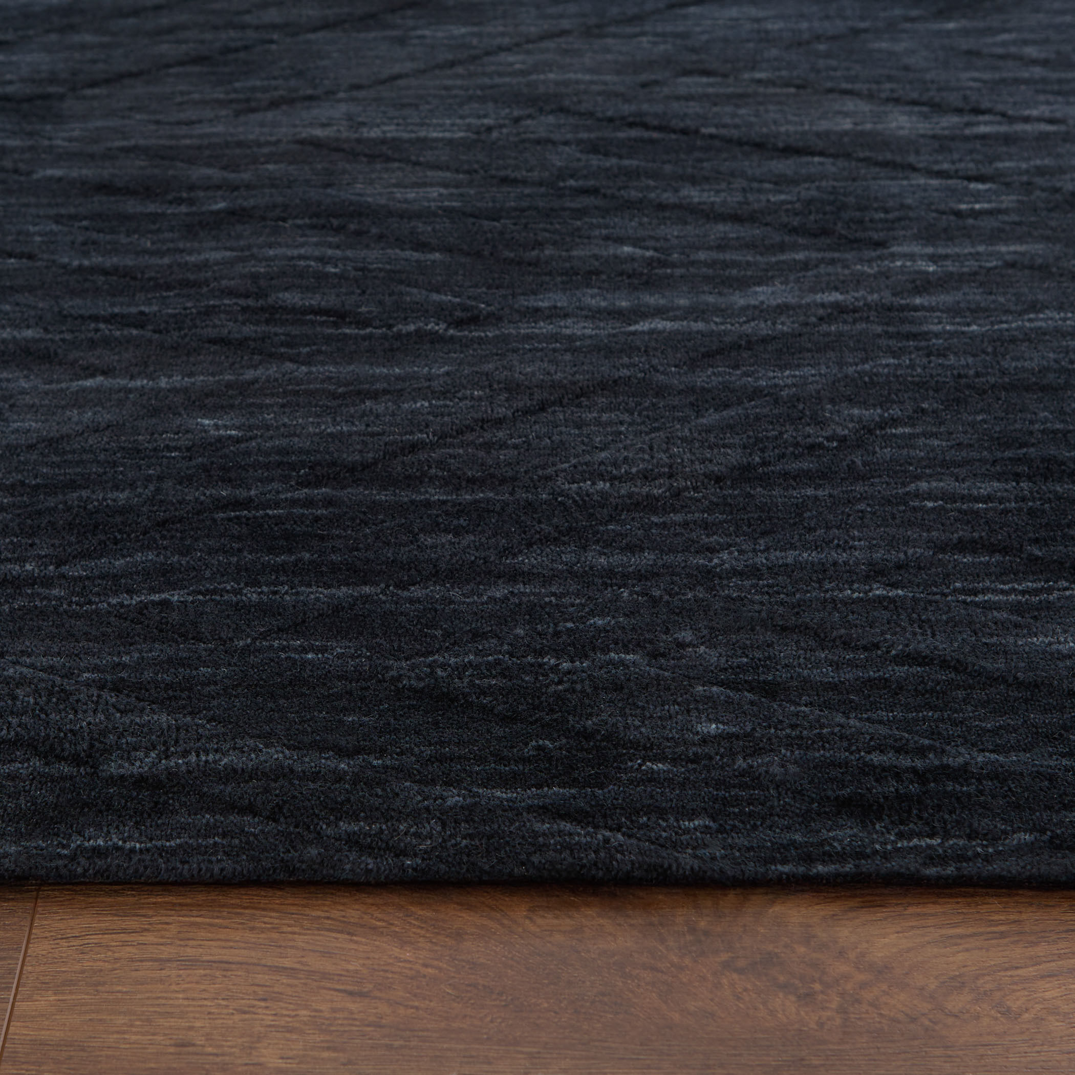 Kirti 90 X 63 inch Dark Grey Rug in 5 x 7