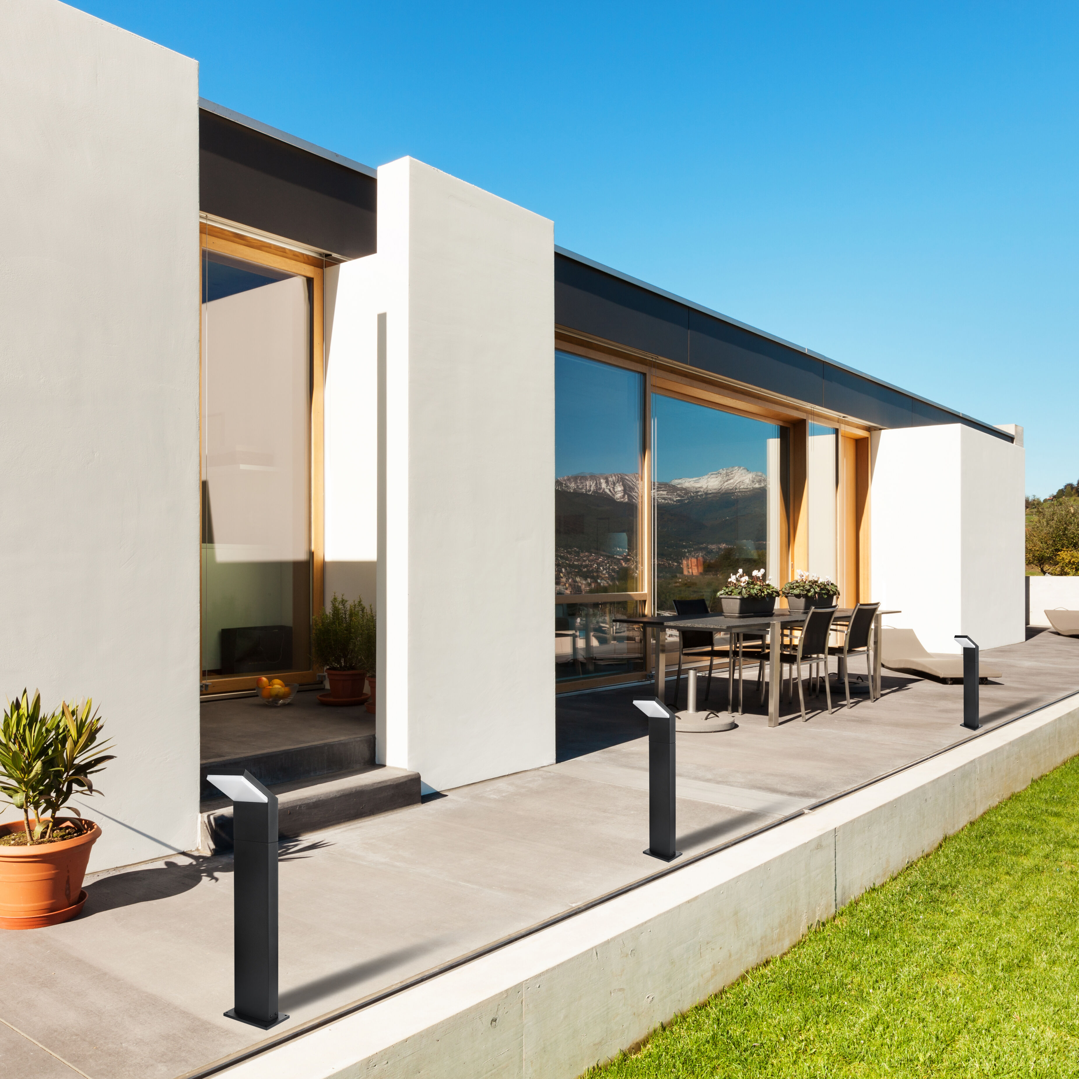 Modern 100V 9.5 watt Matte Black Outdoor Bollards