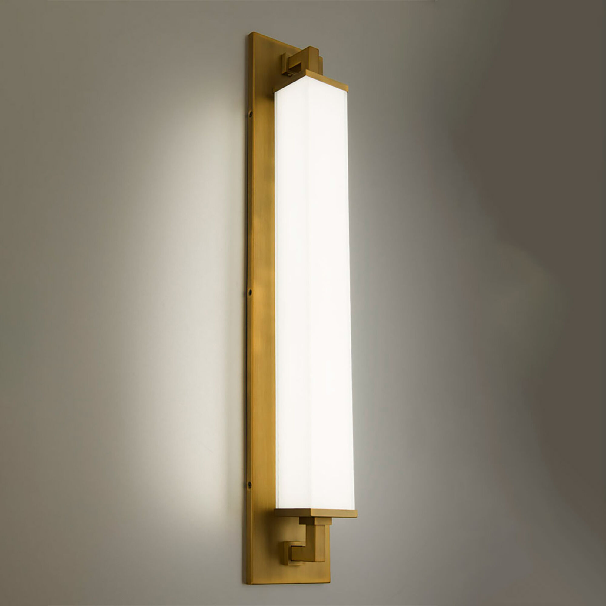Gatsby Wall Sconce Wall Light in Aged Brass