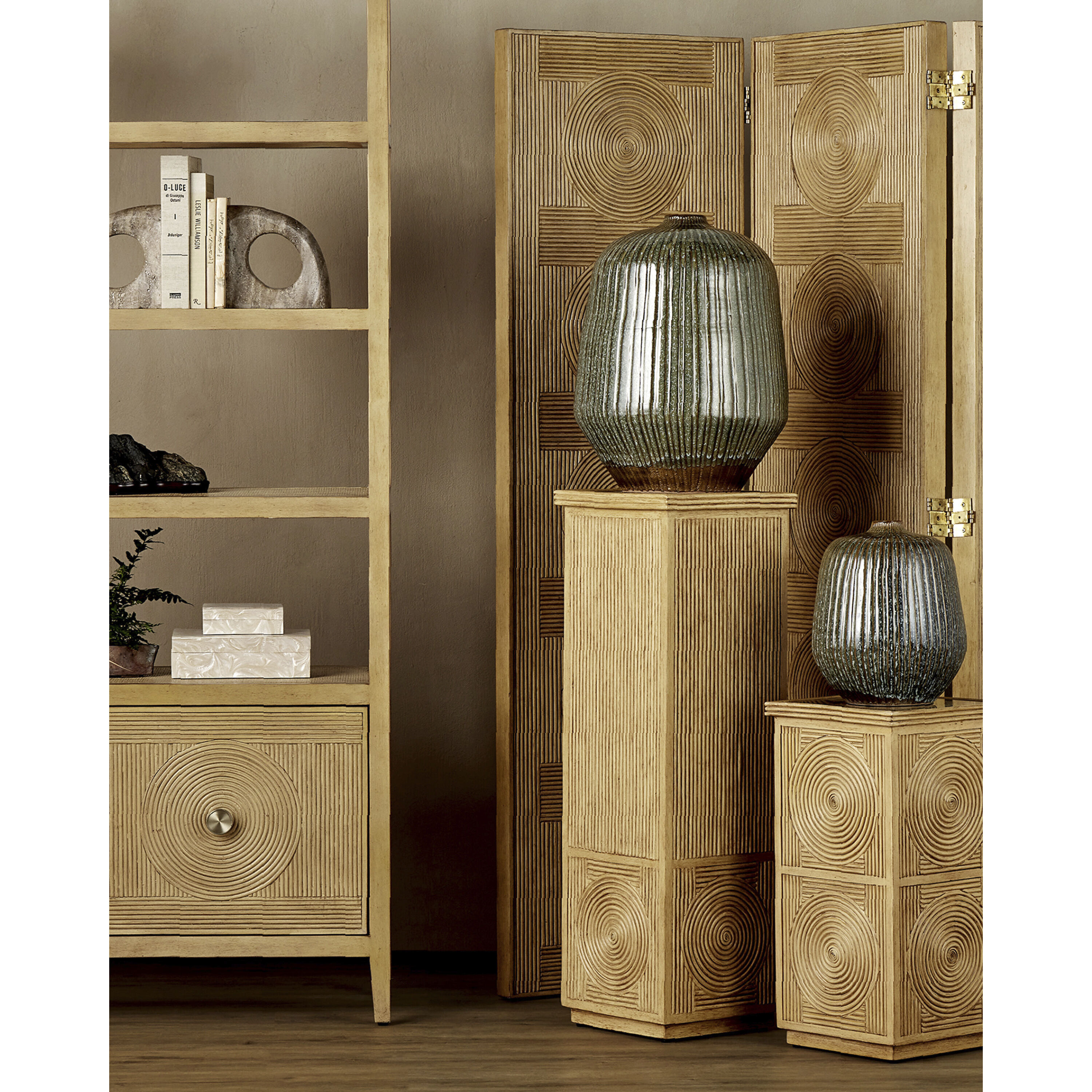 Shoulder 20.5 X 16 inch Vase, Large