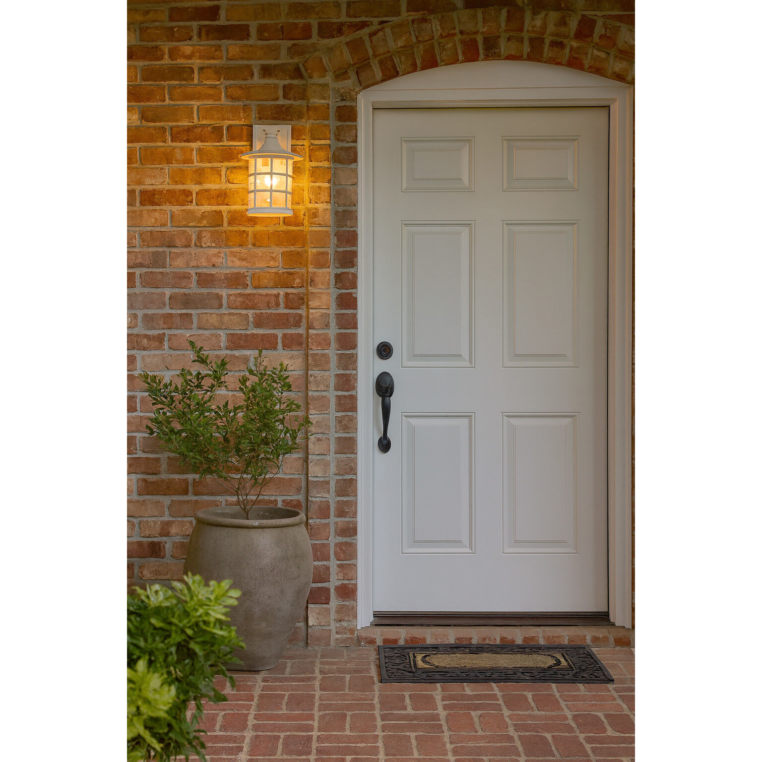 Freeport Outdoor Wall Mount Lantern in Classic White, Medium