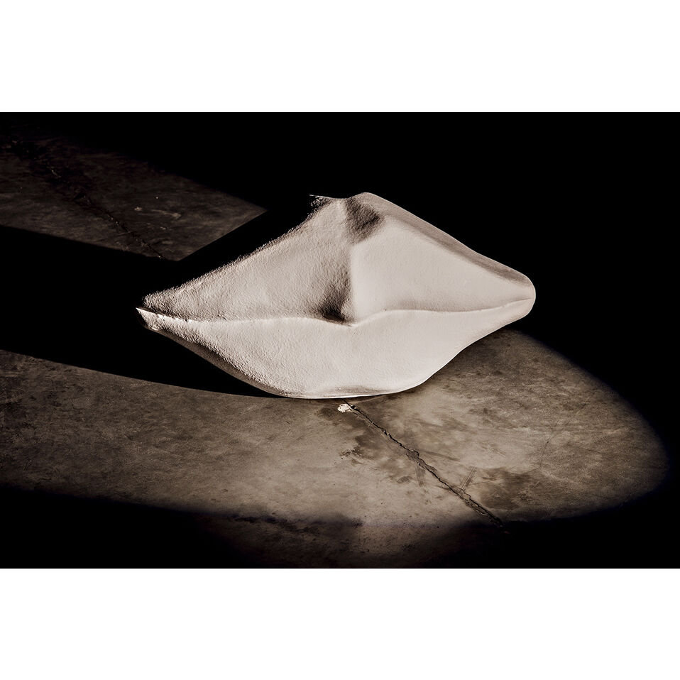 Lips White Fiber Cement Statue