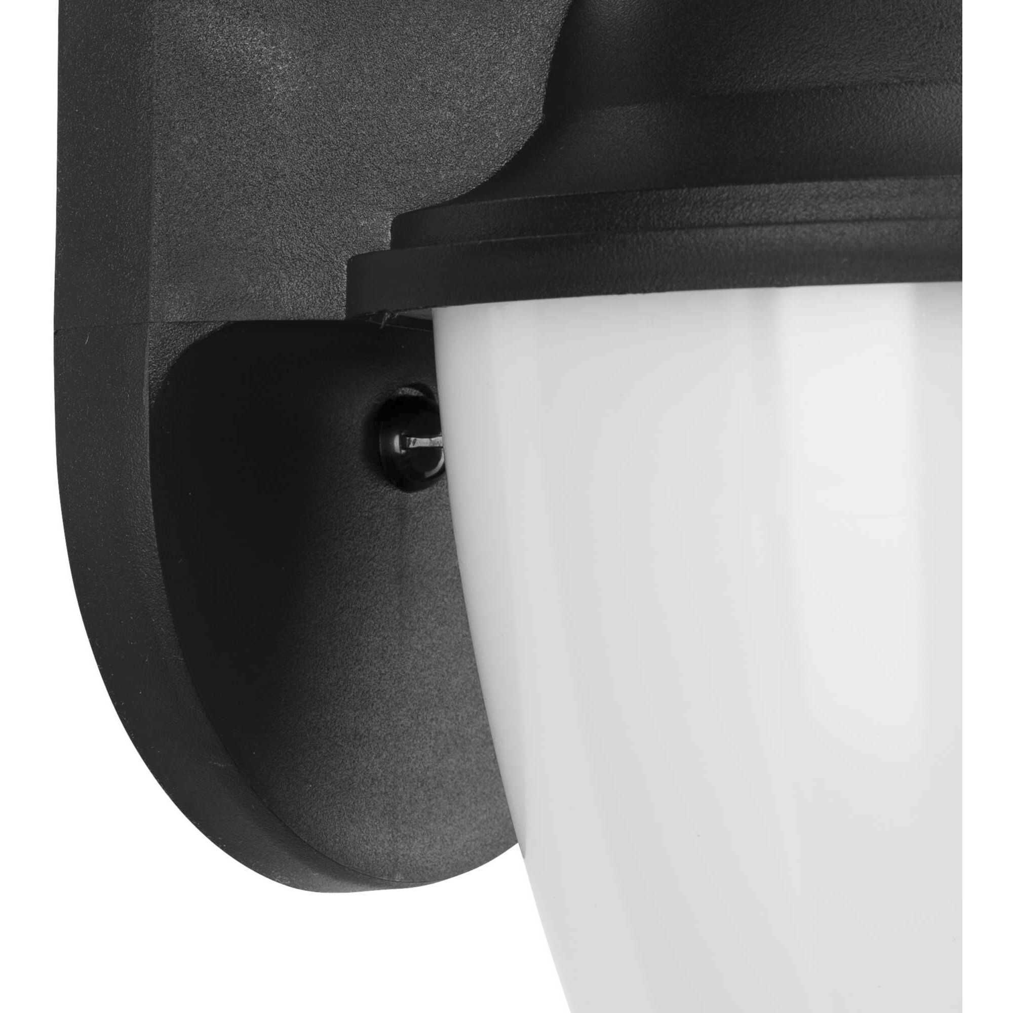 Polycarbonate Outdoor Outdoor Wall Lantern in Black