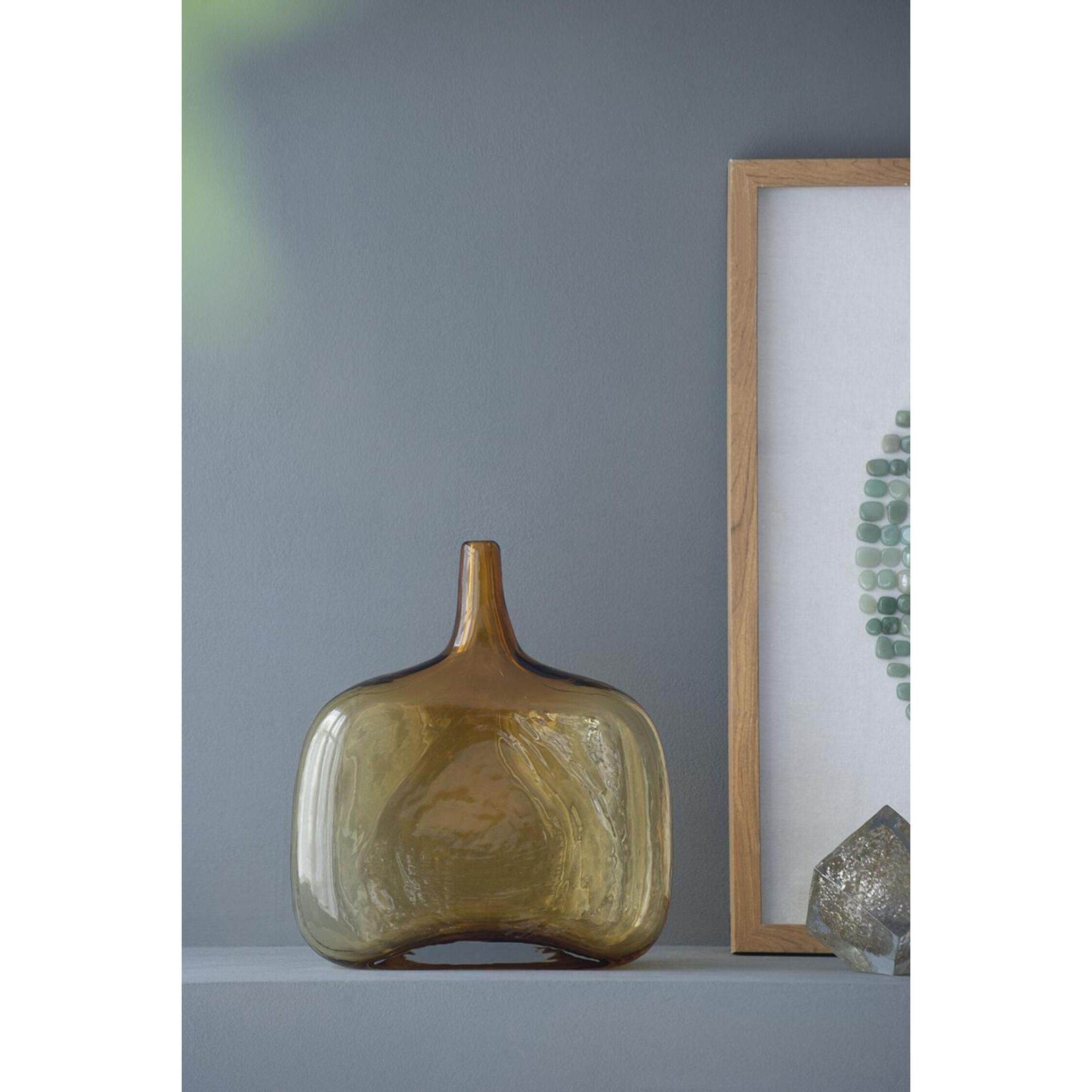 Diana 11.8 X 11 inch Vase