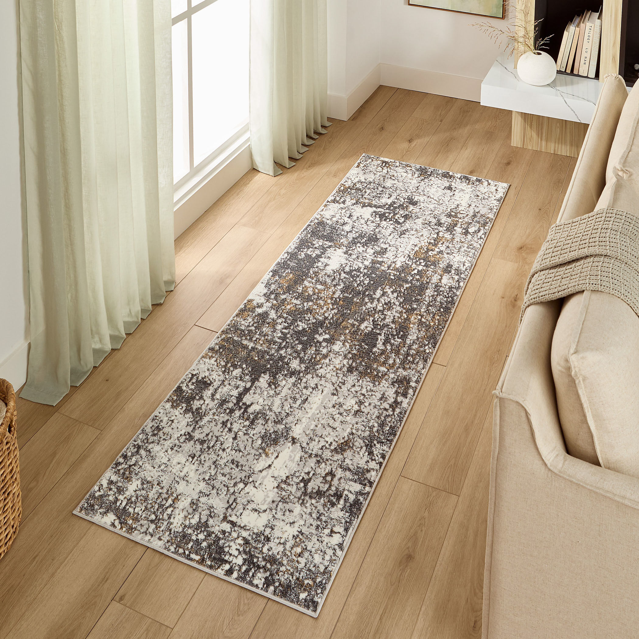 Greta 94 X 32 inch Blue Rug in 2 x 8