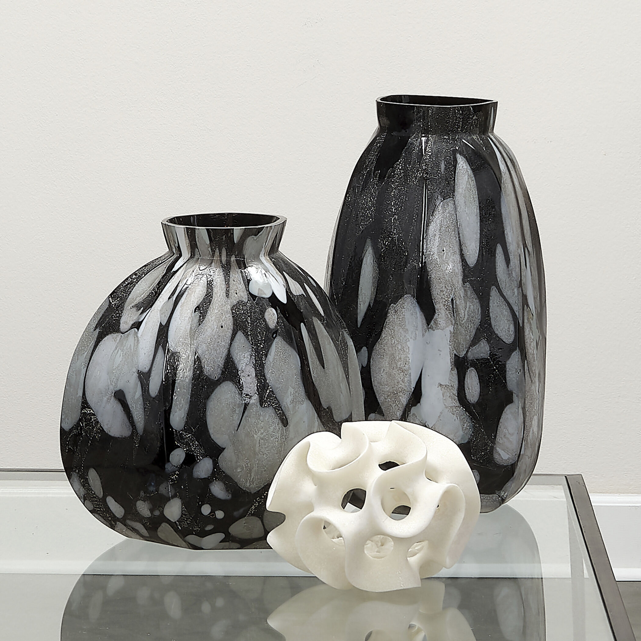 Ribbon White Decorative Sphere