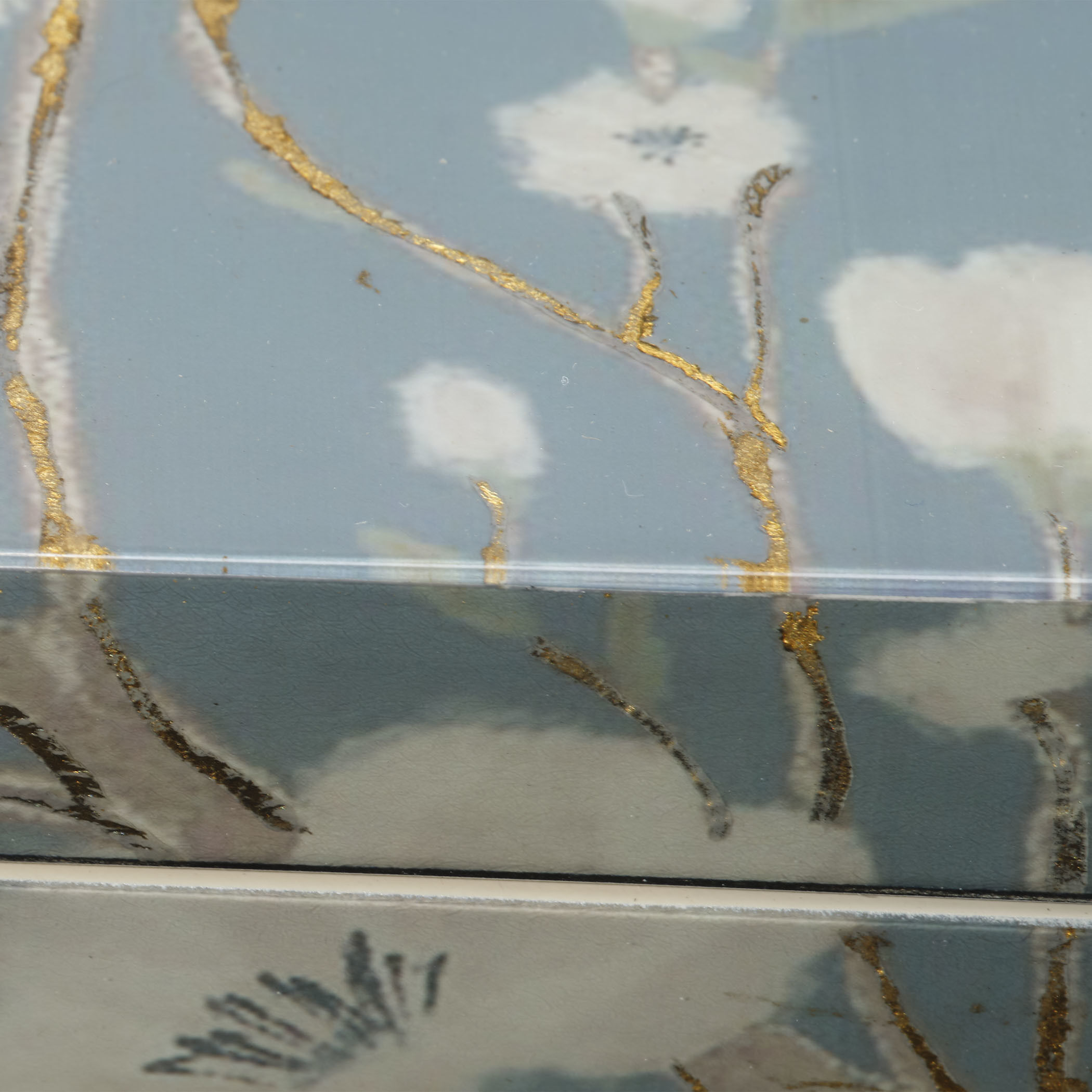 Bouquet 14 inch Slate Blue and White Box, Inline