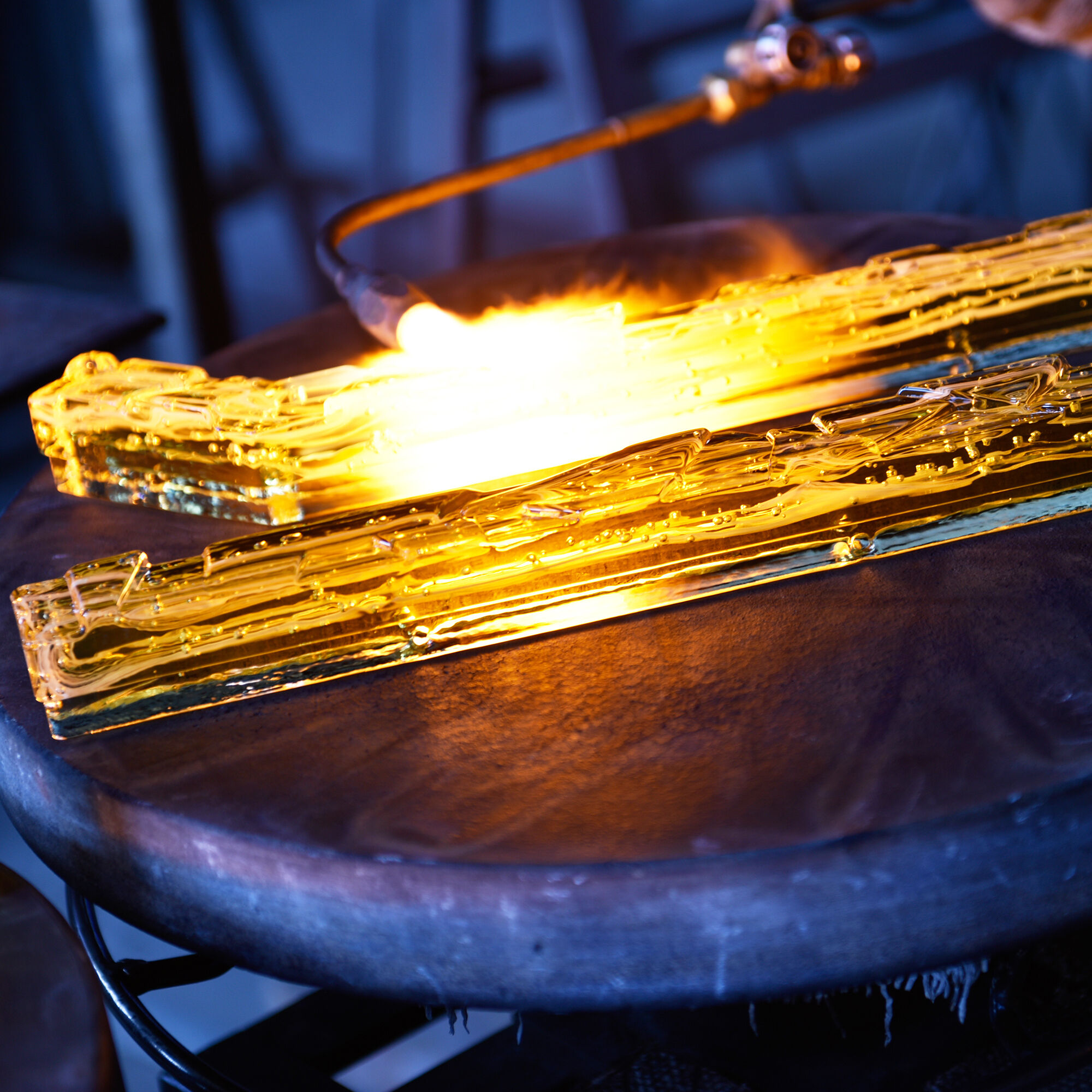 Contour LED 7.2 inch Brass Wall Light