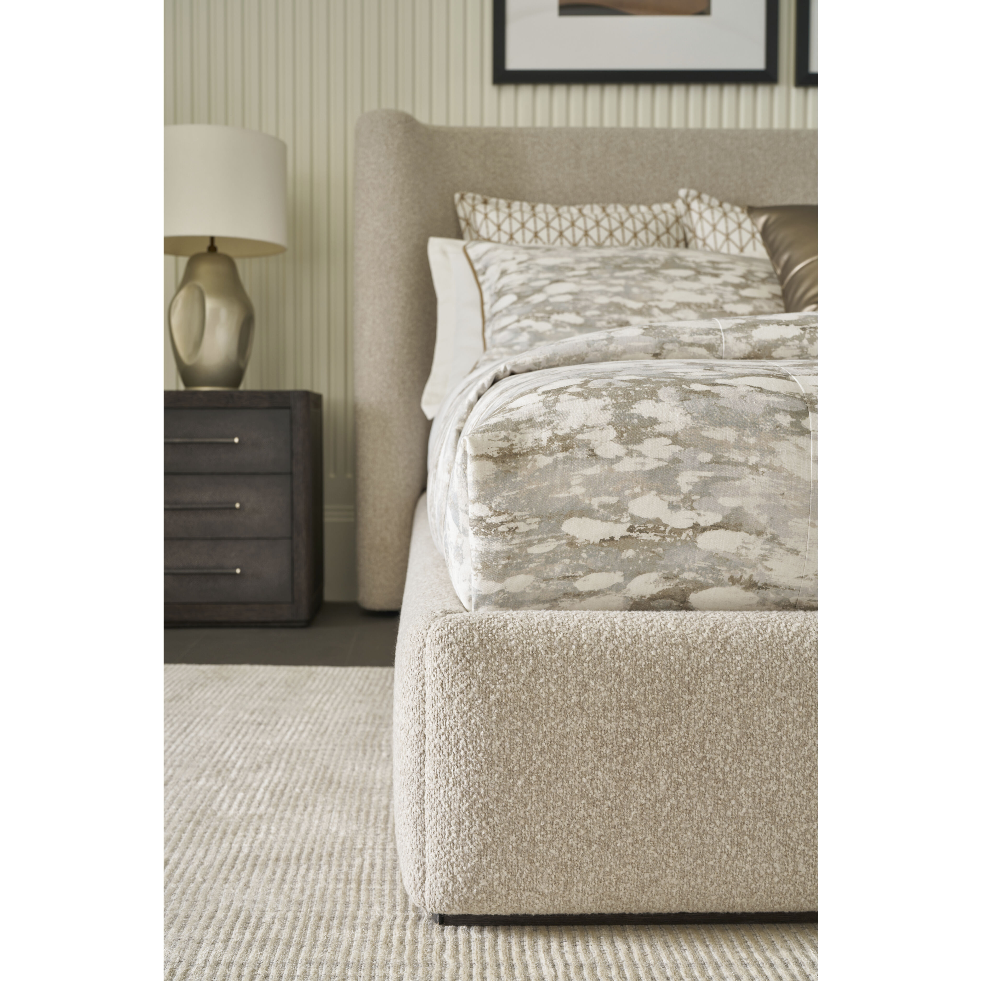 Maxwell Obsidian US Queen Bed, Wooden, Upholstered