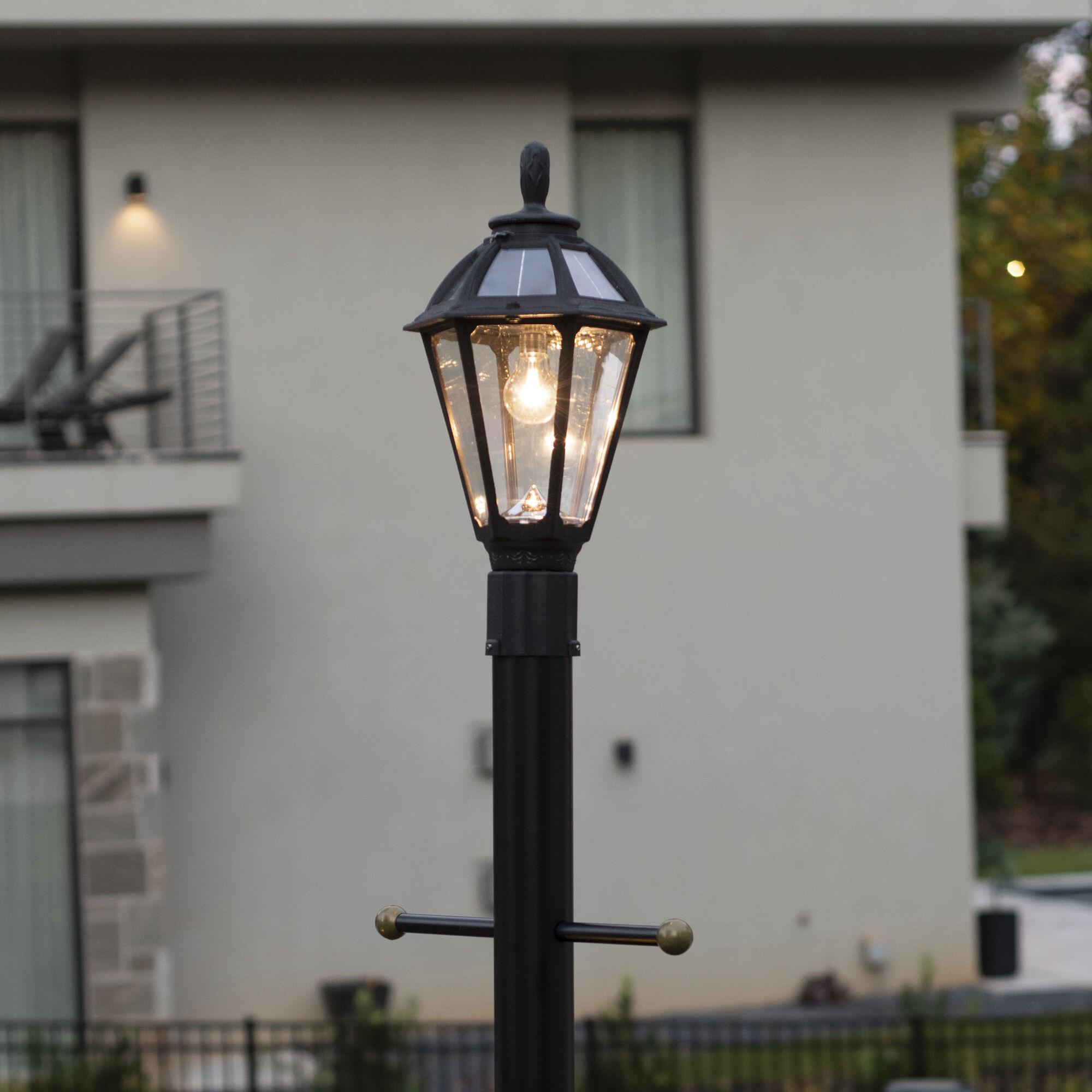 Polaris LED 19.25 inch White Outdoor Post Light, Solar