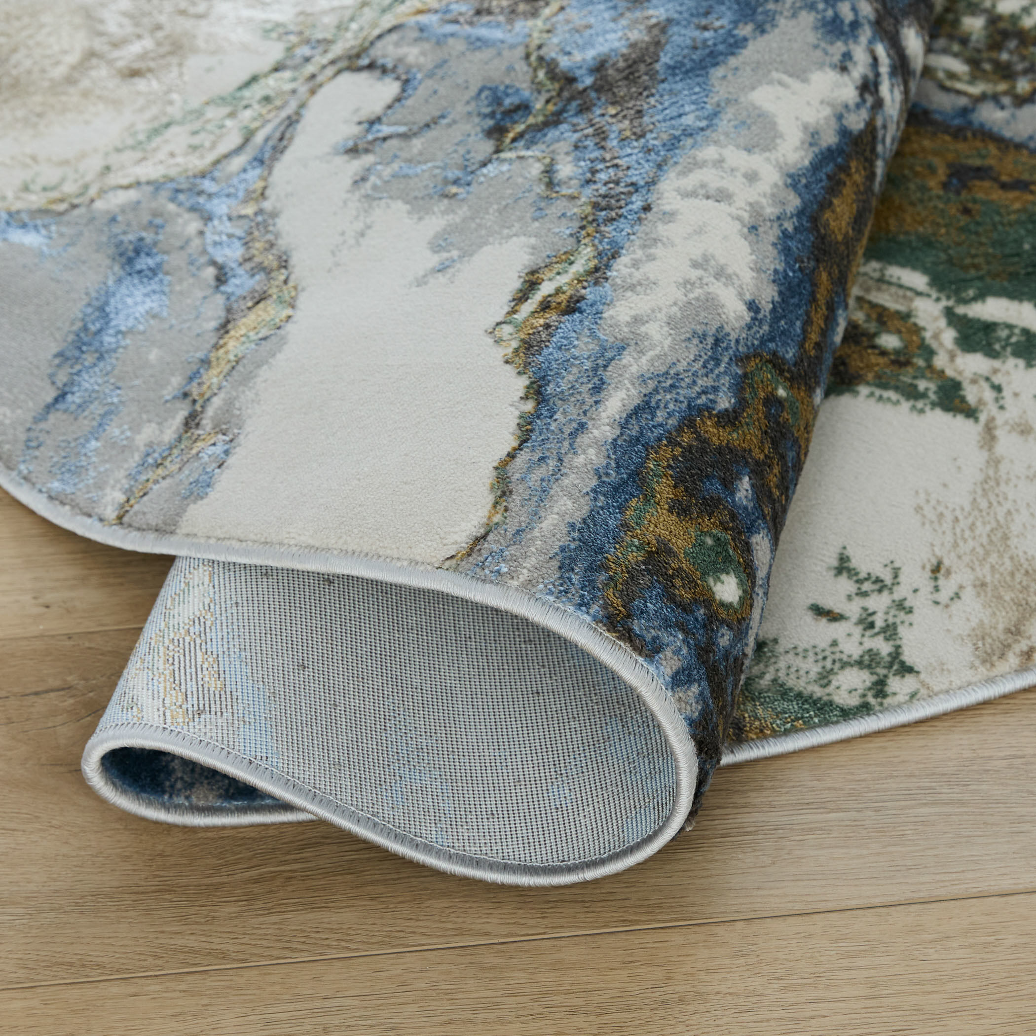 Zaria Earth Tones Rug in 8 Round