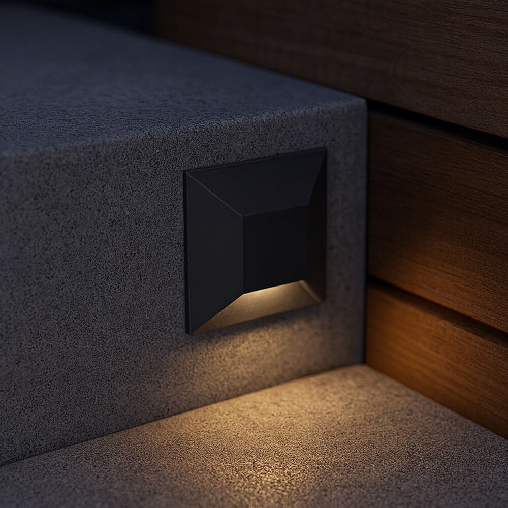 Nuvi 12v 1.40 watt Black Landscape Deck Sconce, Square