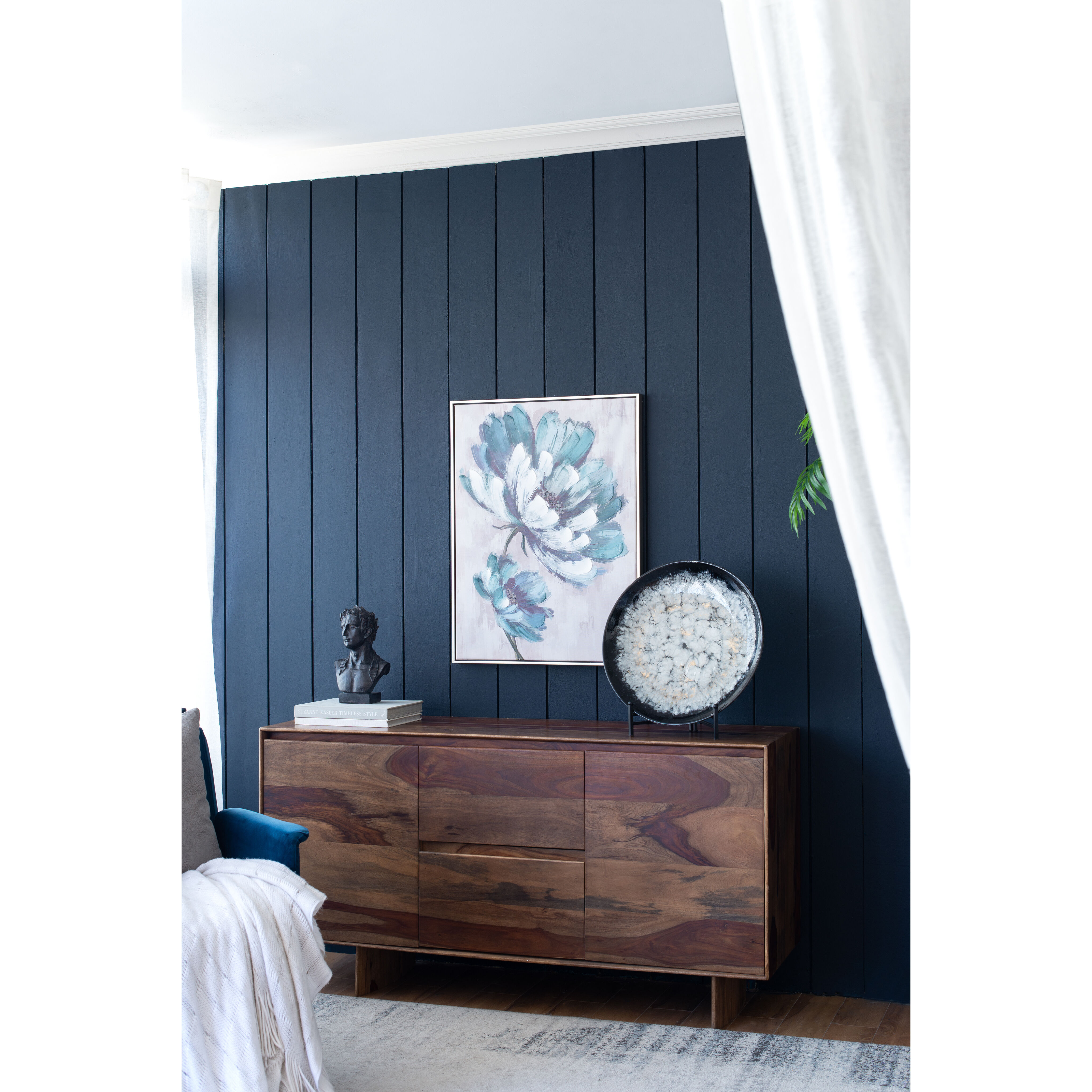 Zuri 18.1 X 18.1 inch Black/White Charger Plate