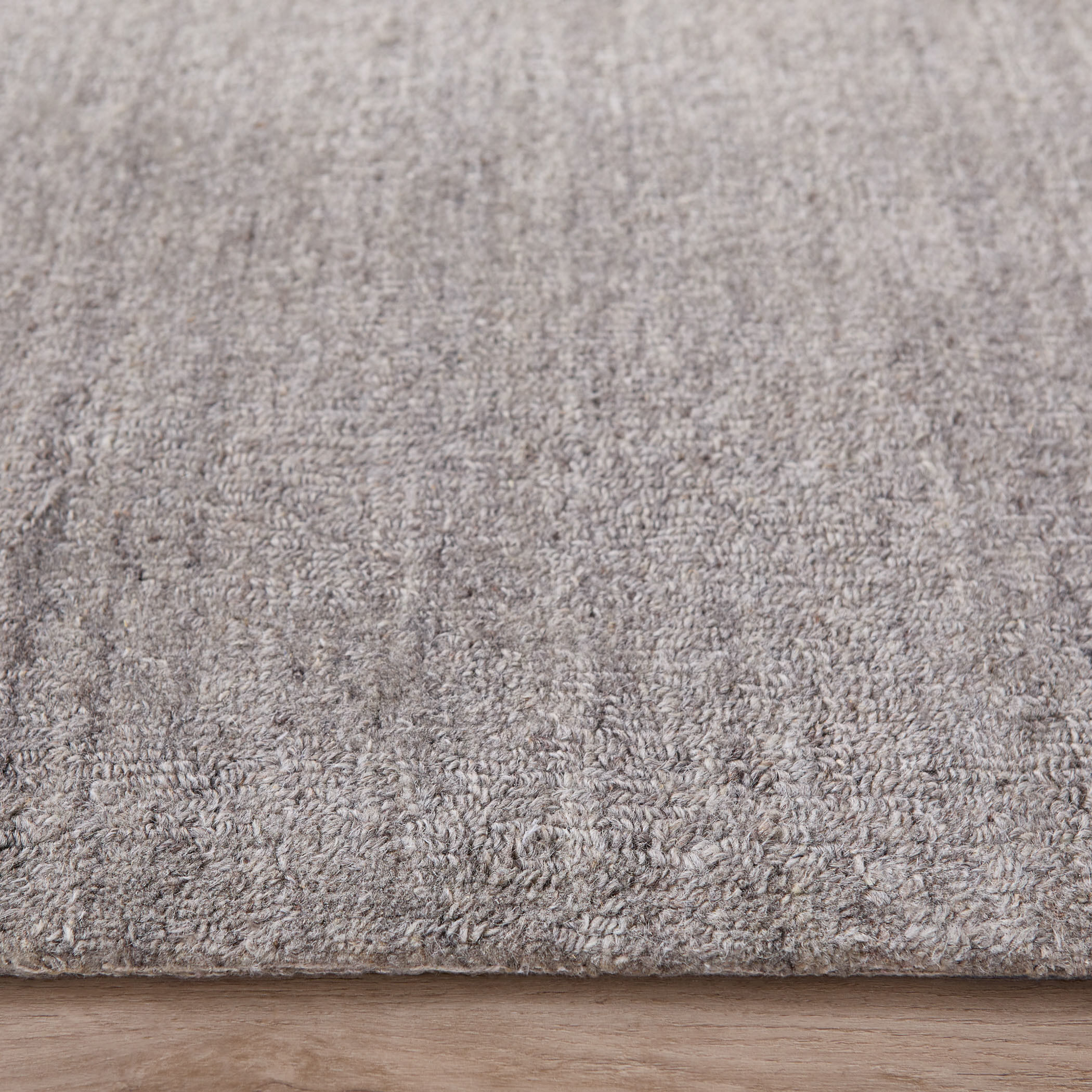 Riya 114 X 79 inch Grey Rug in 6 x 9