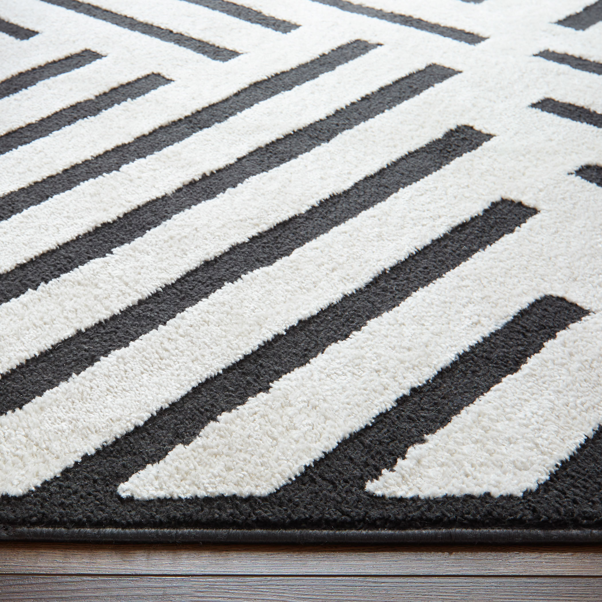 Optika 36 X 24 inch Black/White Rug in 2 x 3