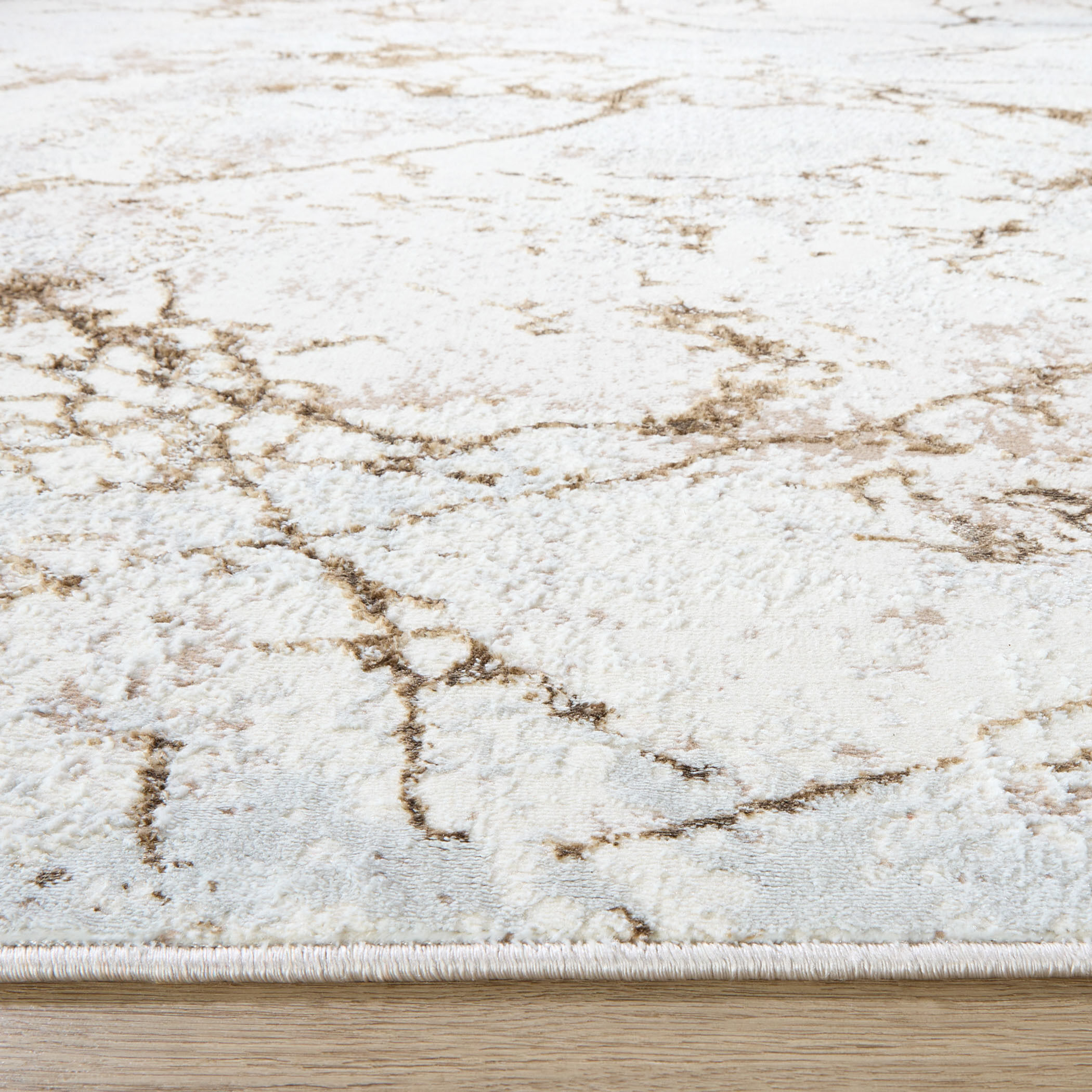 Livia 90 X 63 inch Gold Rug in 5 x 7