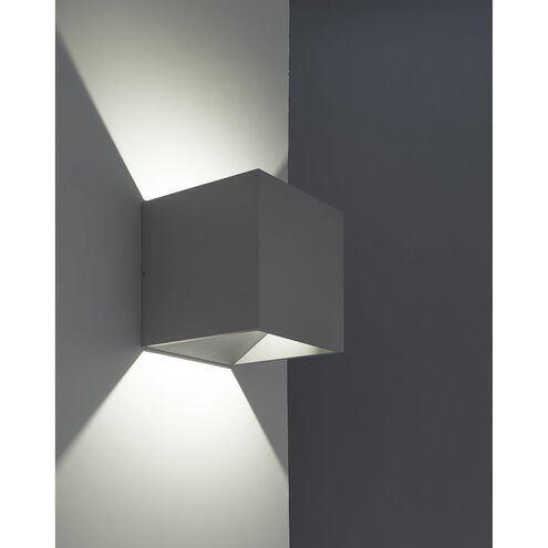 QB LED Wall Sconce Wall Light in Silver