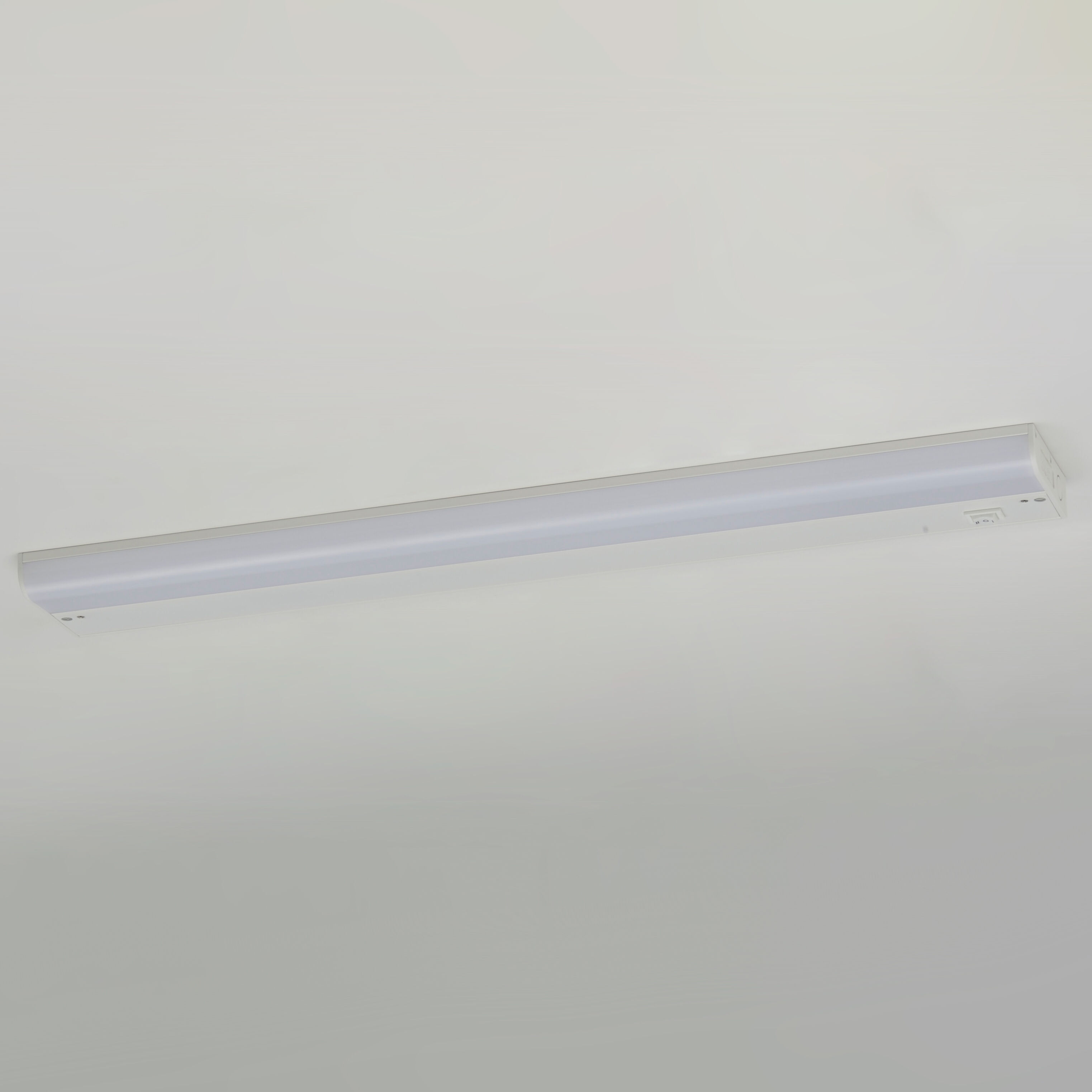 CounterMax MX-L-120-1K 120 LED 24 inch White Under Cabinet
