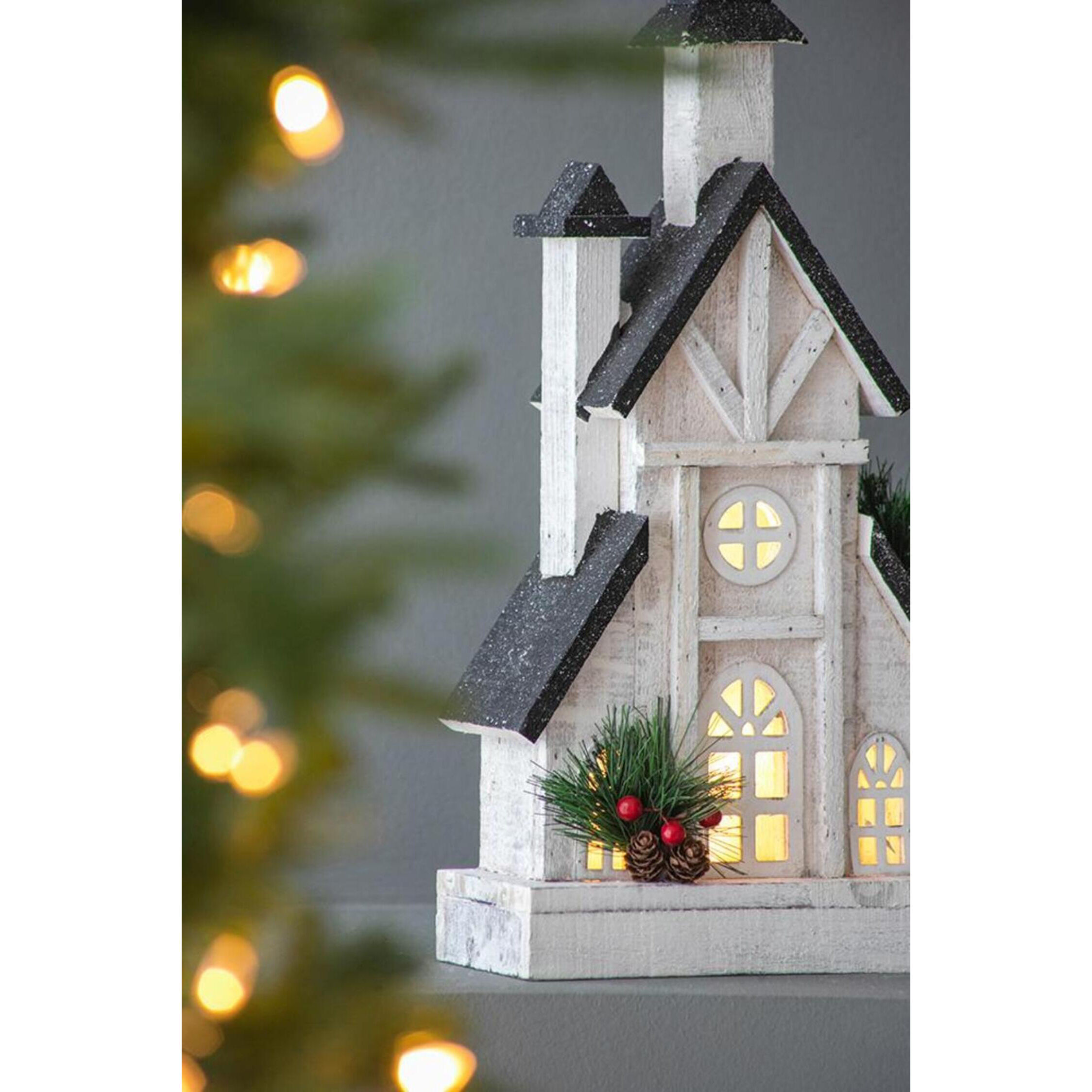Anita White/Black Holiday Décor