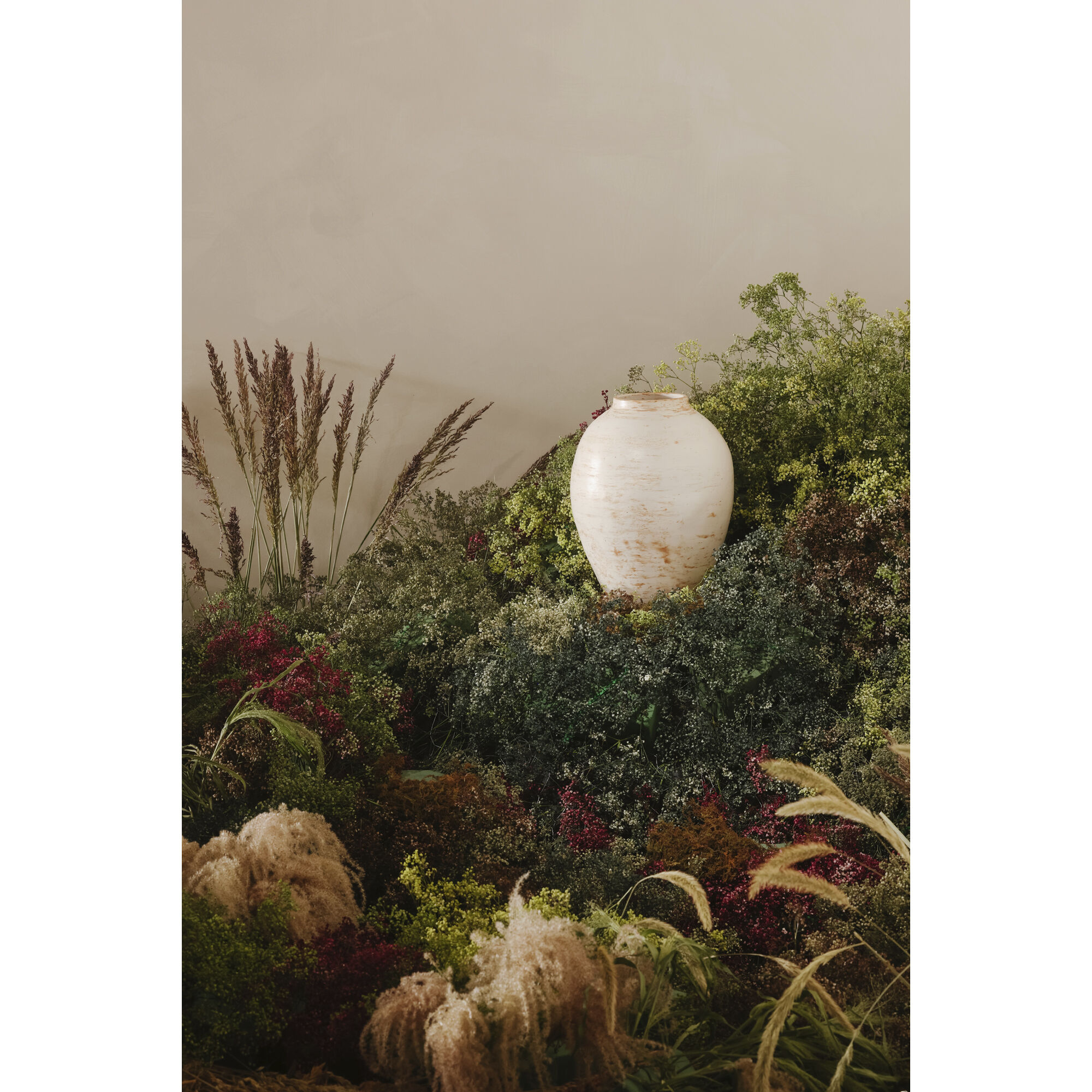 Dos 16 X 11 inch Vase