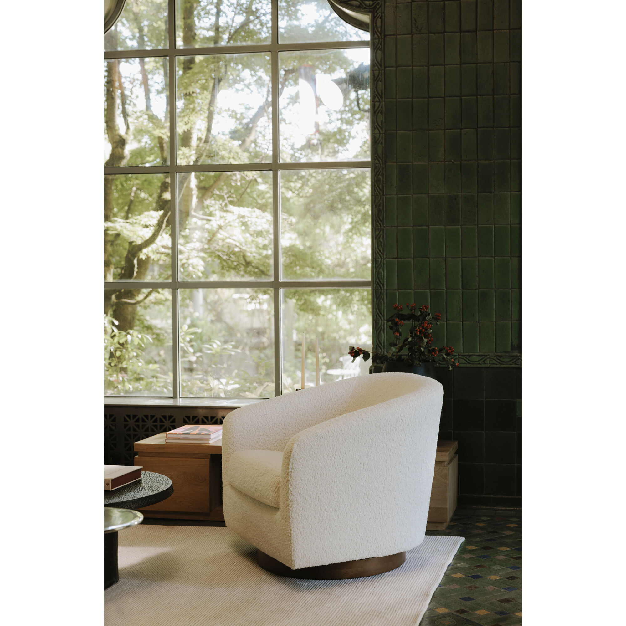 Oscy Natural Swivel Chair