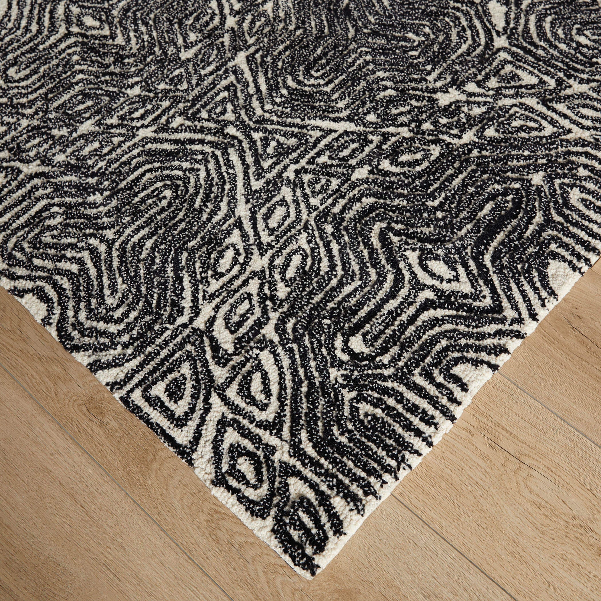 Mitra 130 X 94 inch Black/White Rug in 8 x 11