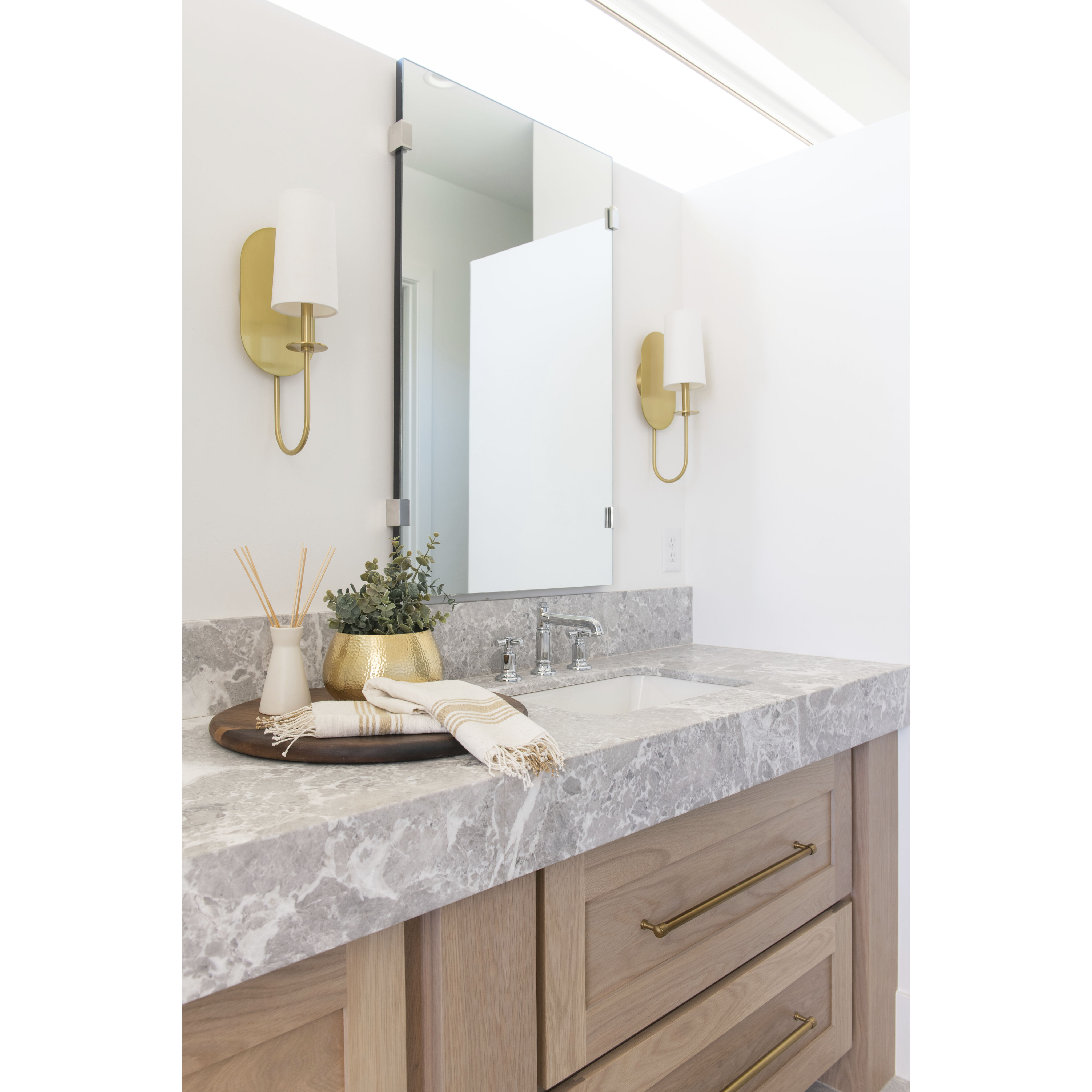 Lara 1 Light 6 inch Aged Brass Wall Sconce Wall Light