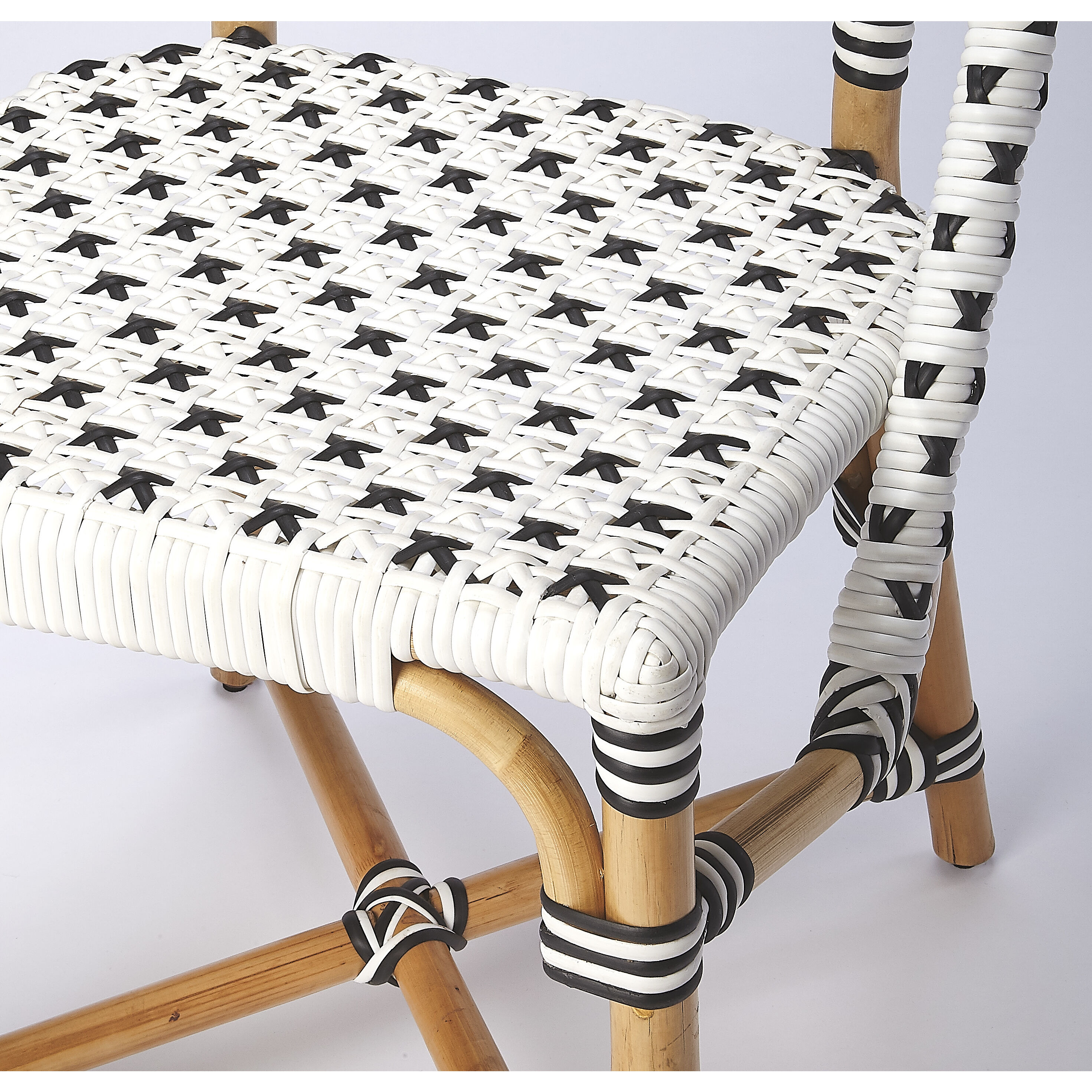 Designer'S Edge Tenor White & Black Rattan Accent Chair