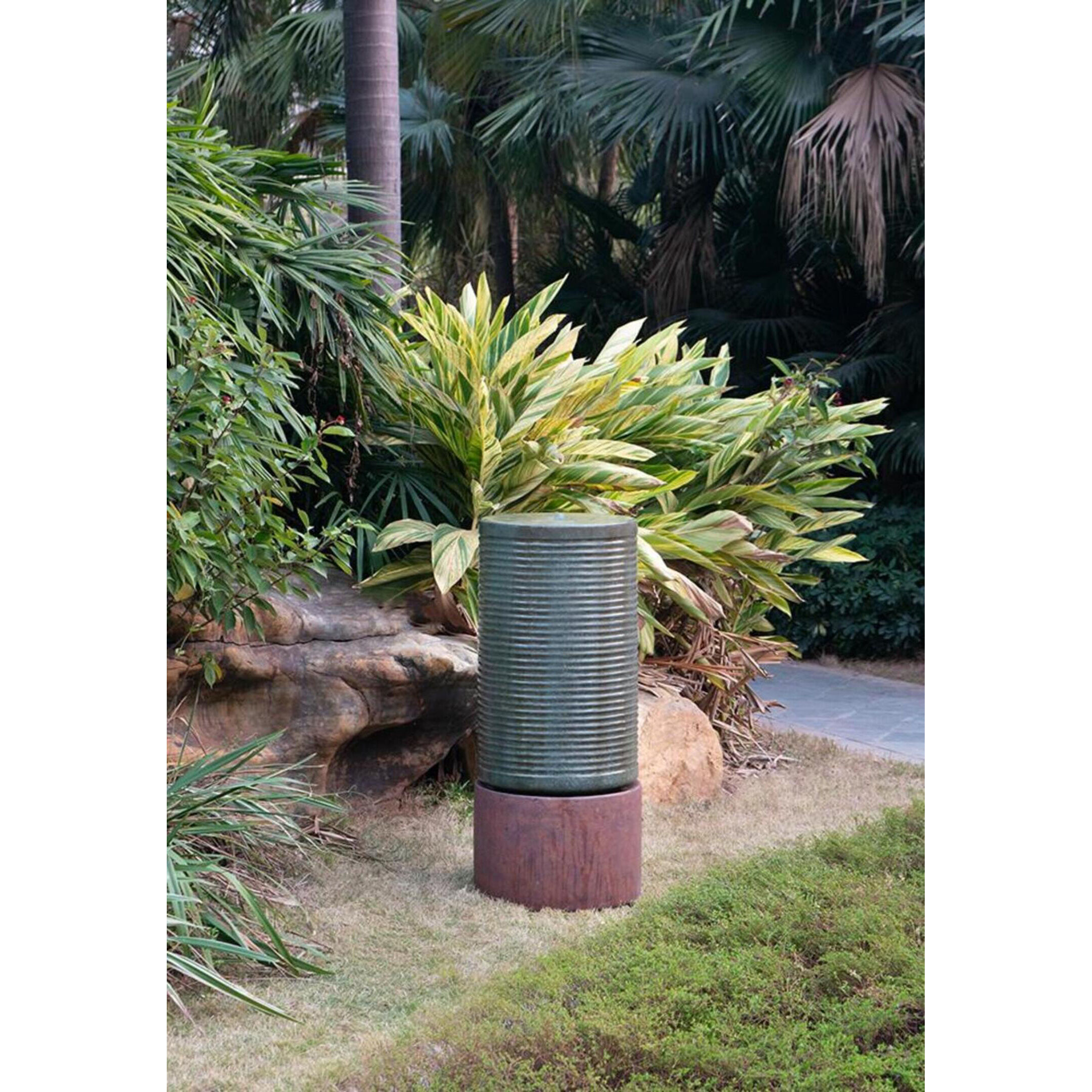 Zuri 18.1 X 18.1 inch Black/White Charger Plate