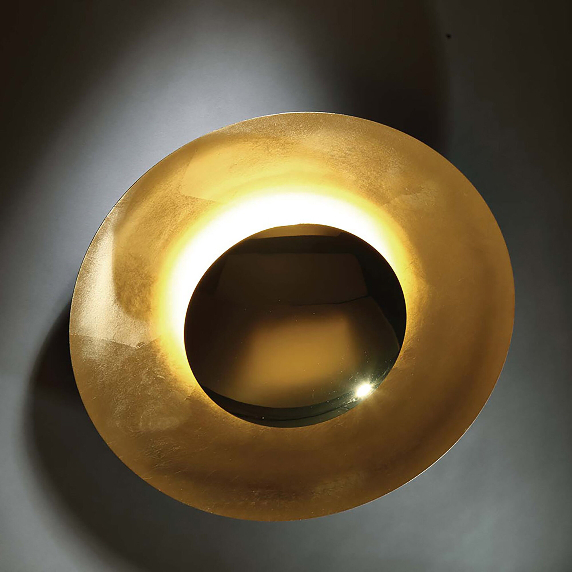 Blaze Wall Sconce Wall Light in 18in., Gold Leaf